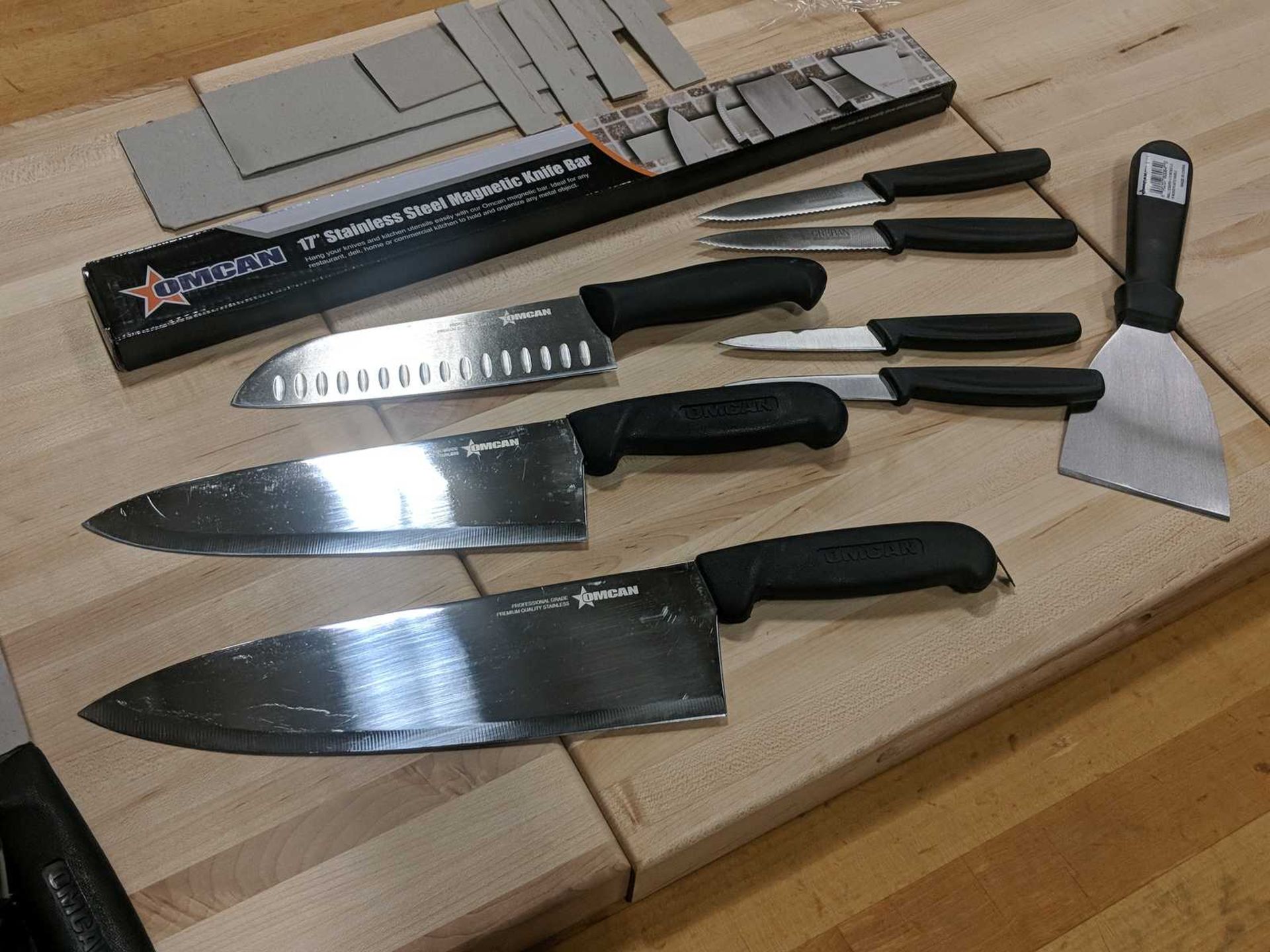 Misc Knives & Scraper with 17" Magnetic Tool Bar - Lot of 9 Pieces