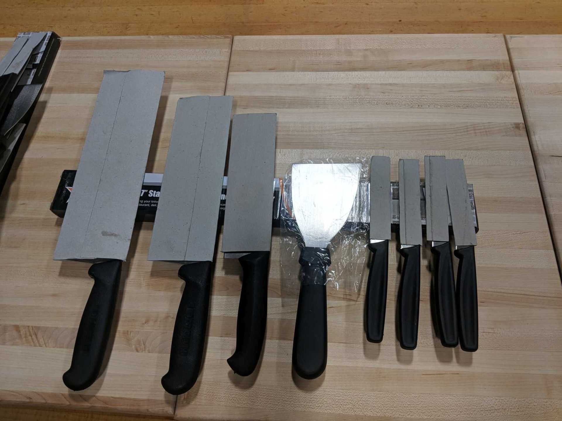 Misc Knives & Scraper with 17" Magnetic Tool Bar - Lot of 9 Pieces - Image 2 of 4