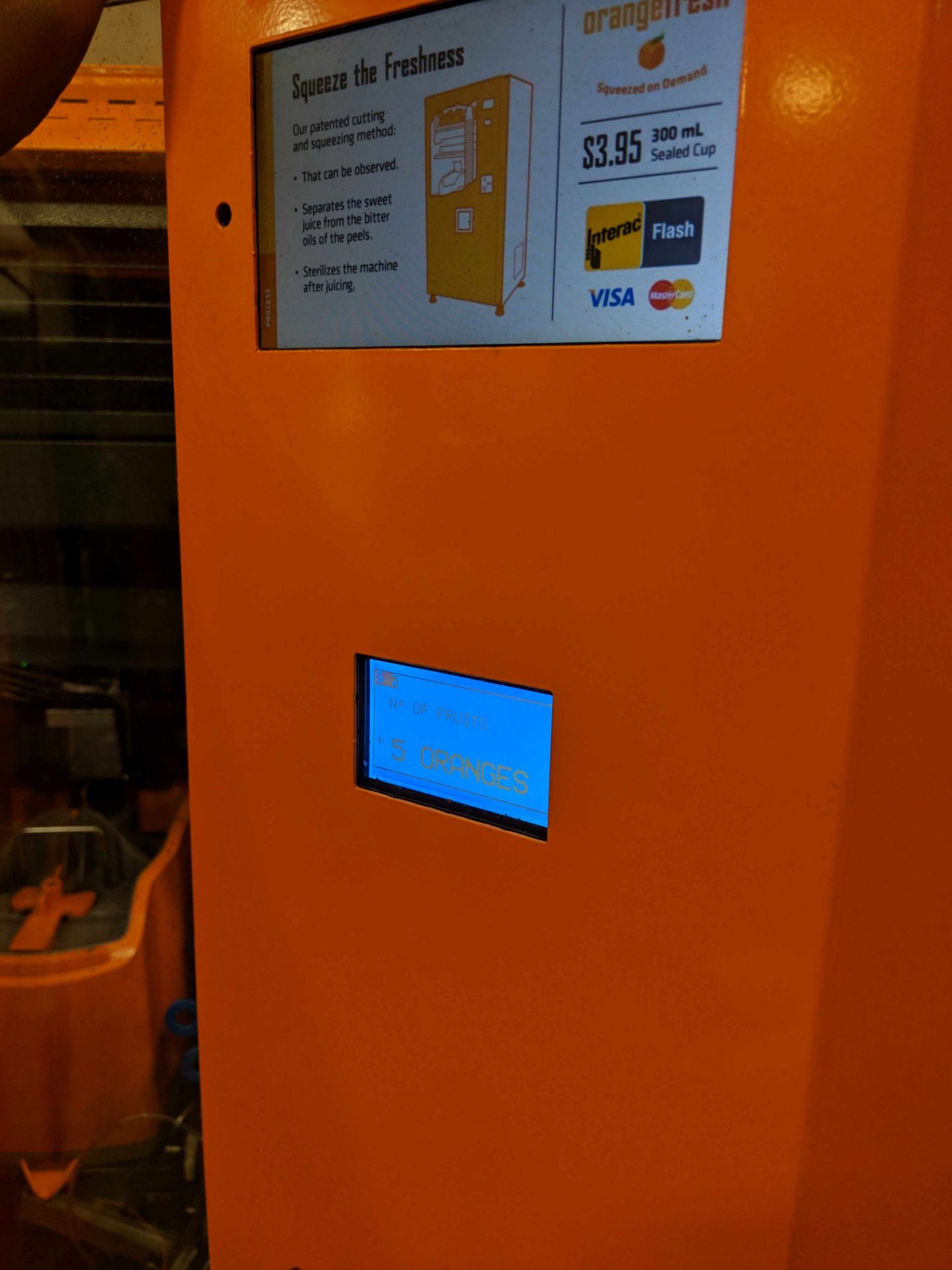 Orangfresh OR130 Fresh Orange Juice Vending Machine - Image 6 of 8