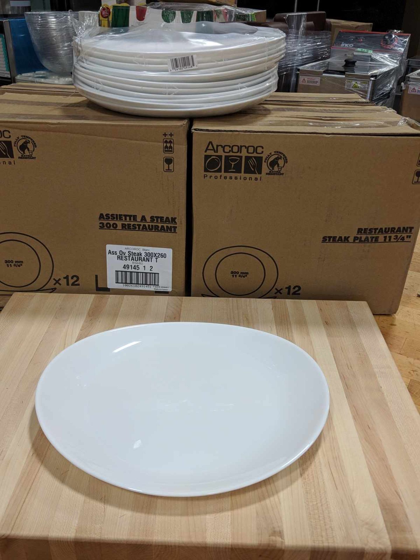 12" Oval Steak Plates - Lot of 84 (7 Cases), Arcoroc 49145