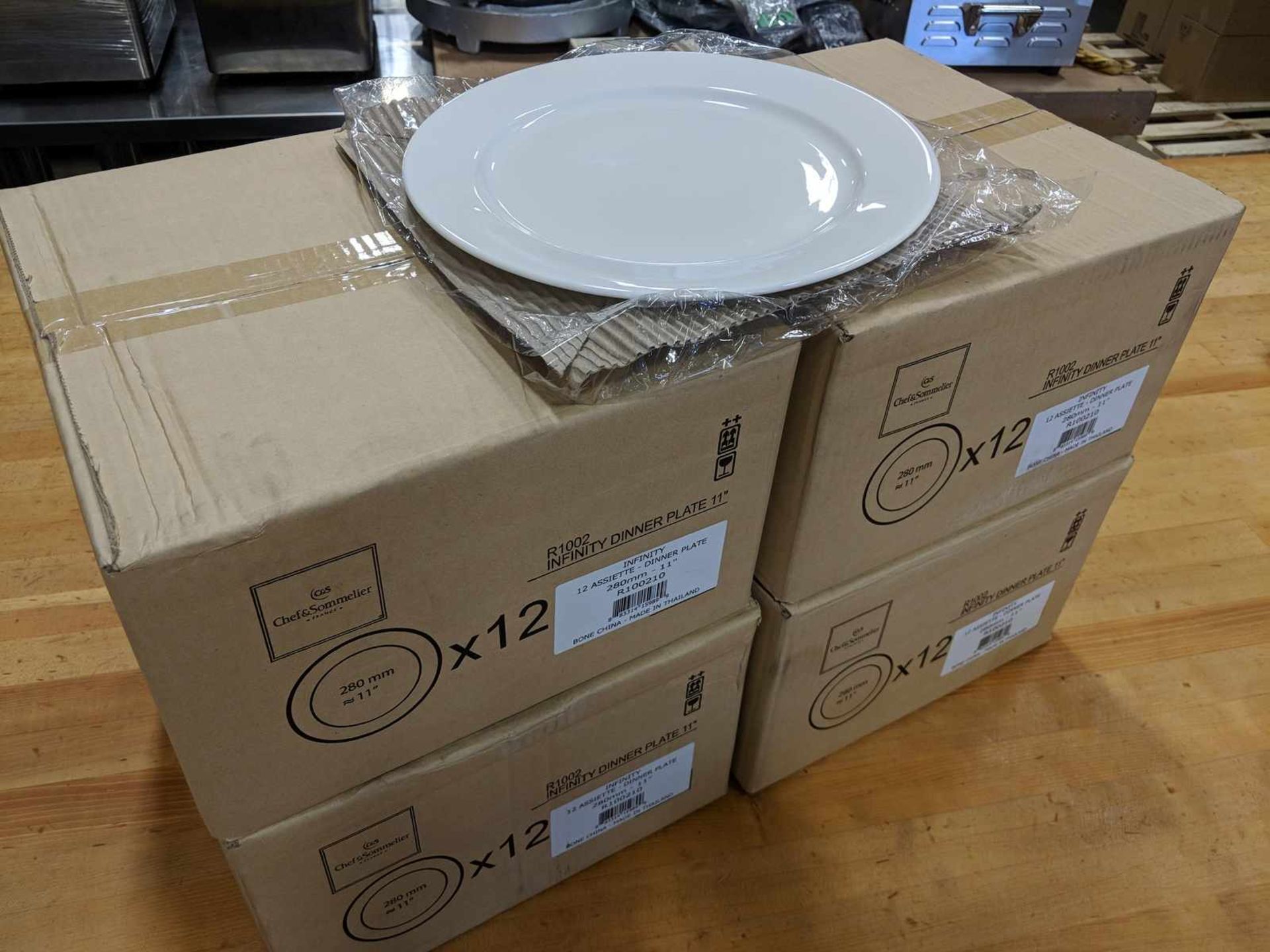 11" Infinity Dinner Plates - Lot of 48 (4 Cases), Arcoroc R1004