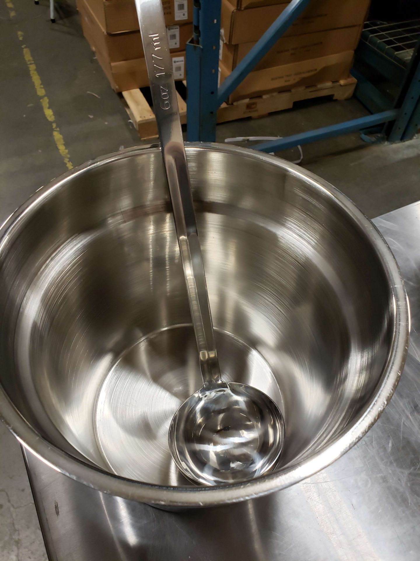 Stainless 7 QT Round Insert with Lid & 6oz Ladle - Image 3 of 3