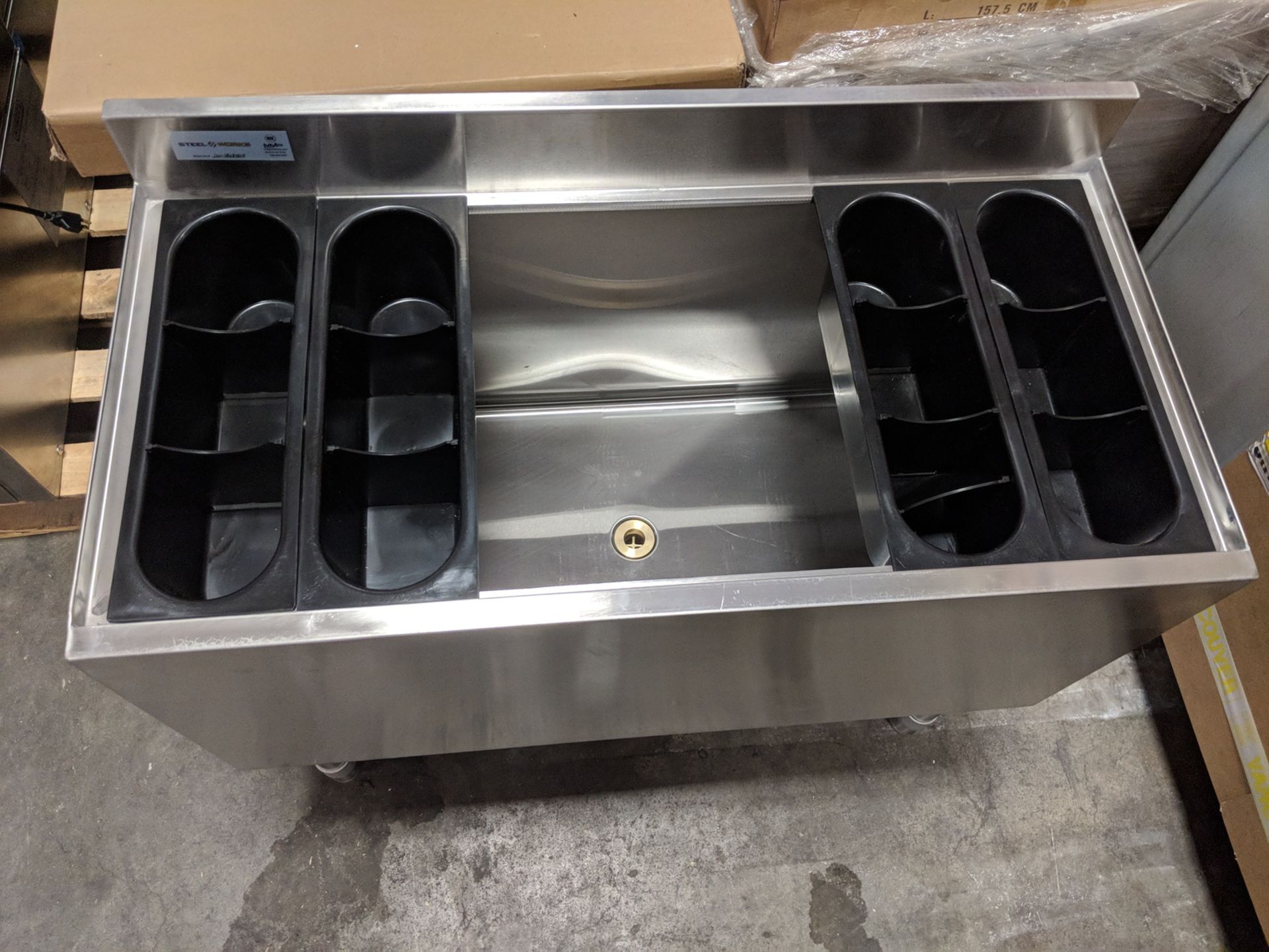 36" x 18" Insulated Ice Bin with 4 Plastic Bottle Holders - Image 2 of 10