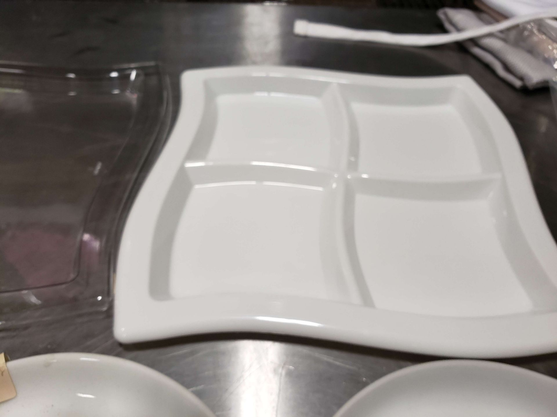 Wave Square Plates & Spiral Dishes - 1 Lot - Image 3 of 5