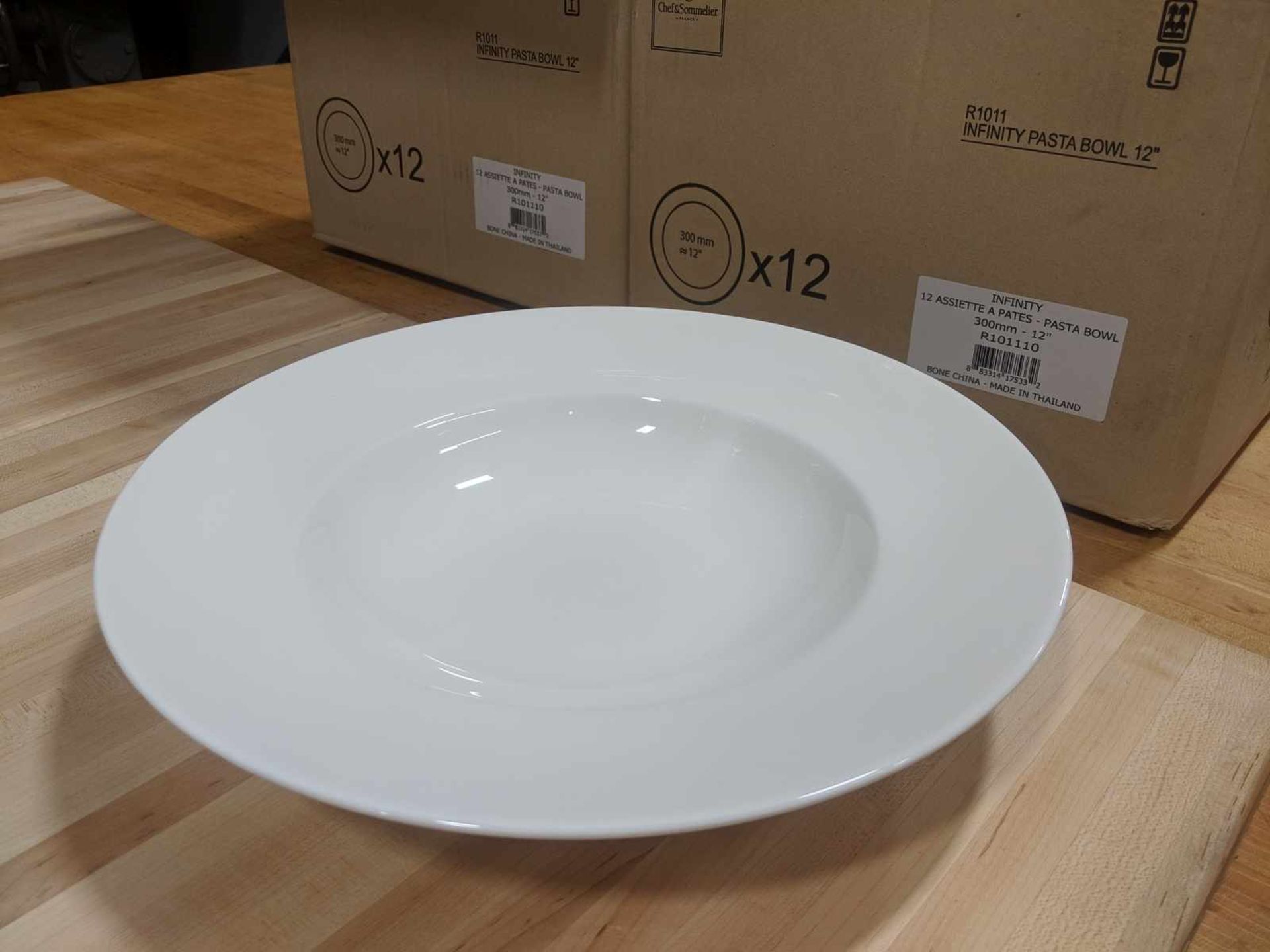 12" Infinity Pasta Bowls, 20oz - Lot of 12 (1 Case), Arcoroc R1011