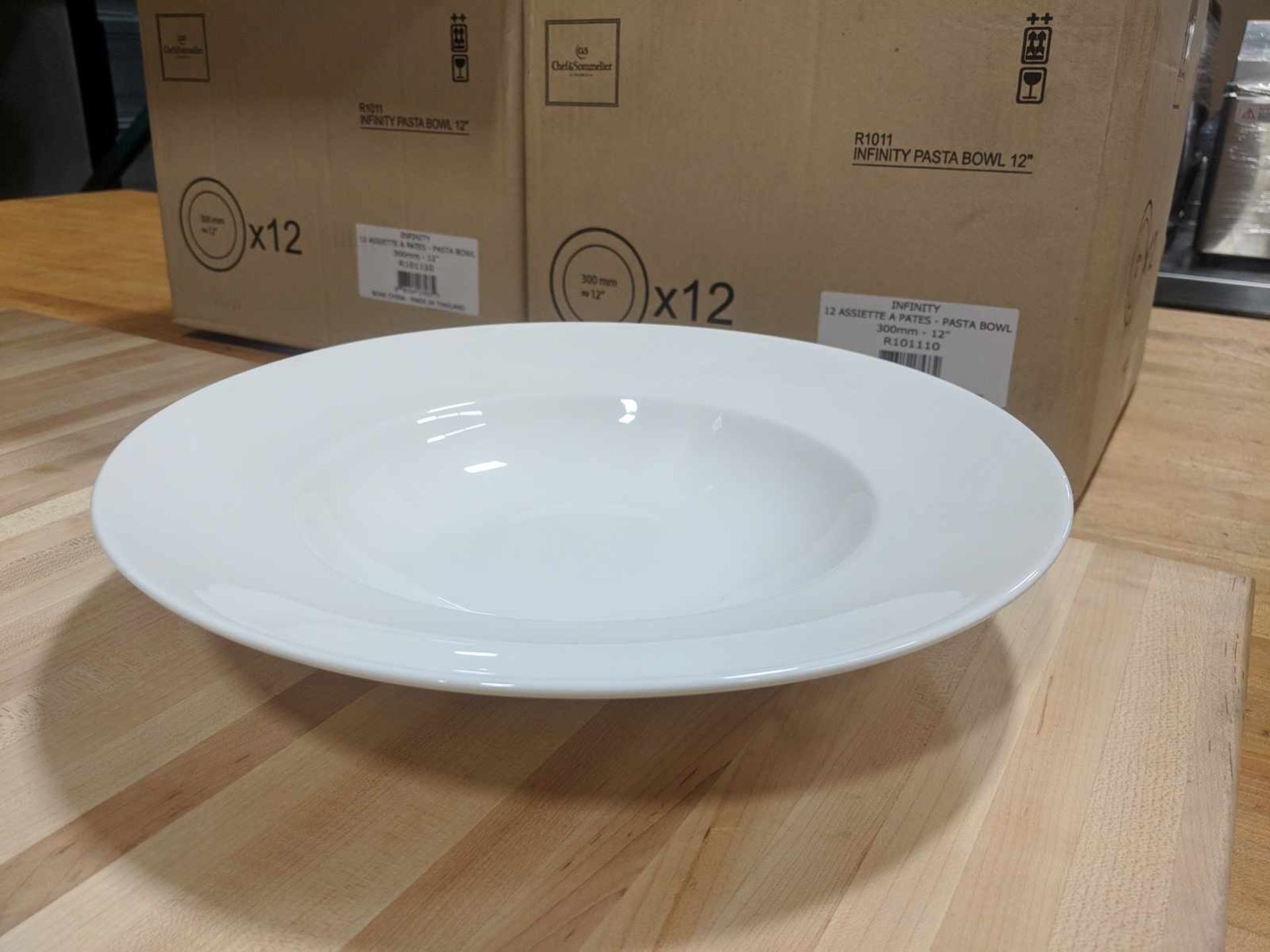 12" Infinity Pasta Bowls, 20oz - Lot of 12 (1 Case), Arcoroc R1011