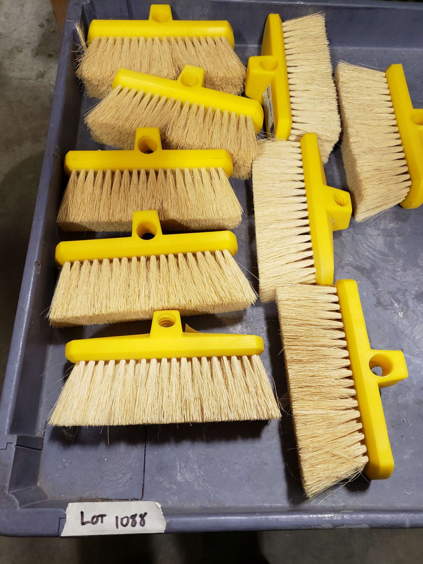 Rubbermaid 8" Wash Brush Heads - Lot of 9