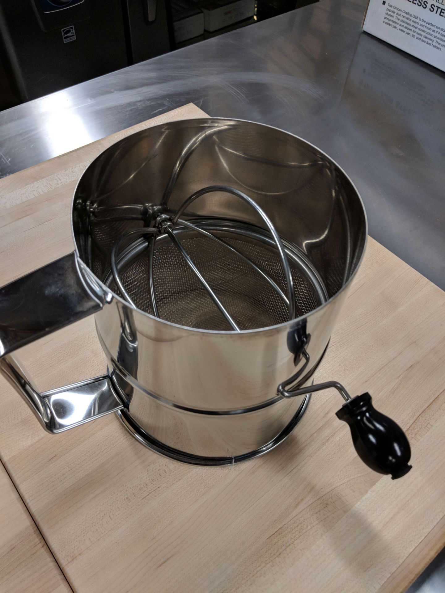 8 Cup Stainless Steel Rotary Sifter