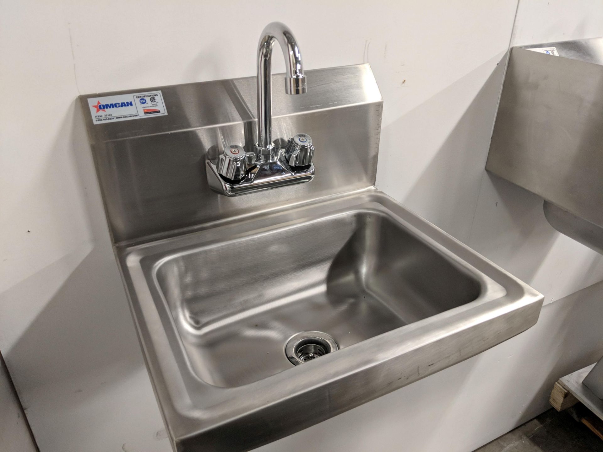 Hand Sink w/Faucet, Overall Dims 15.25” x 17” x 13.5”