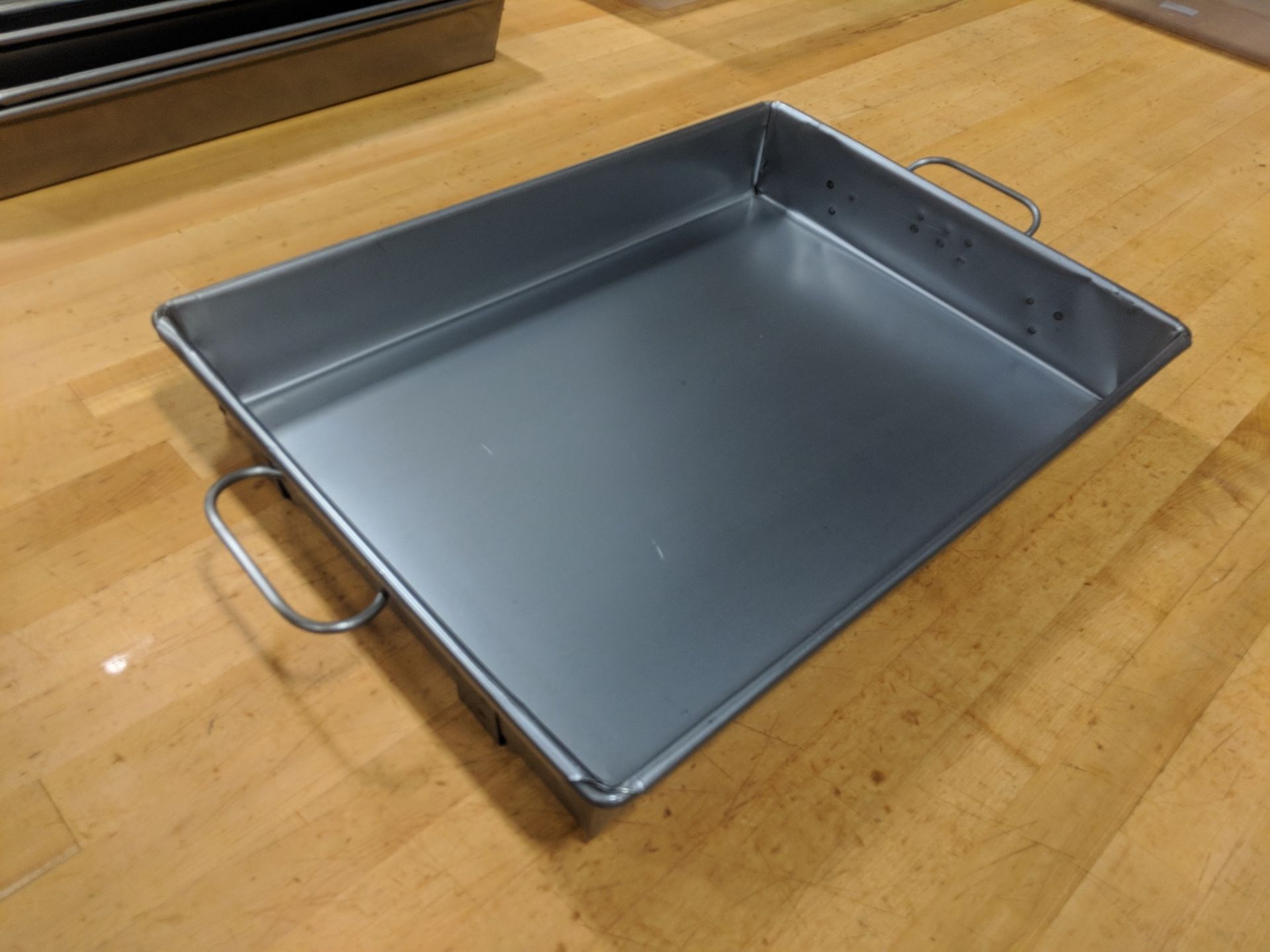 16 x 22 x 3.5" Strapped Steel Roast Pan