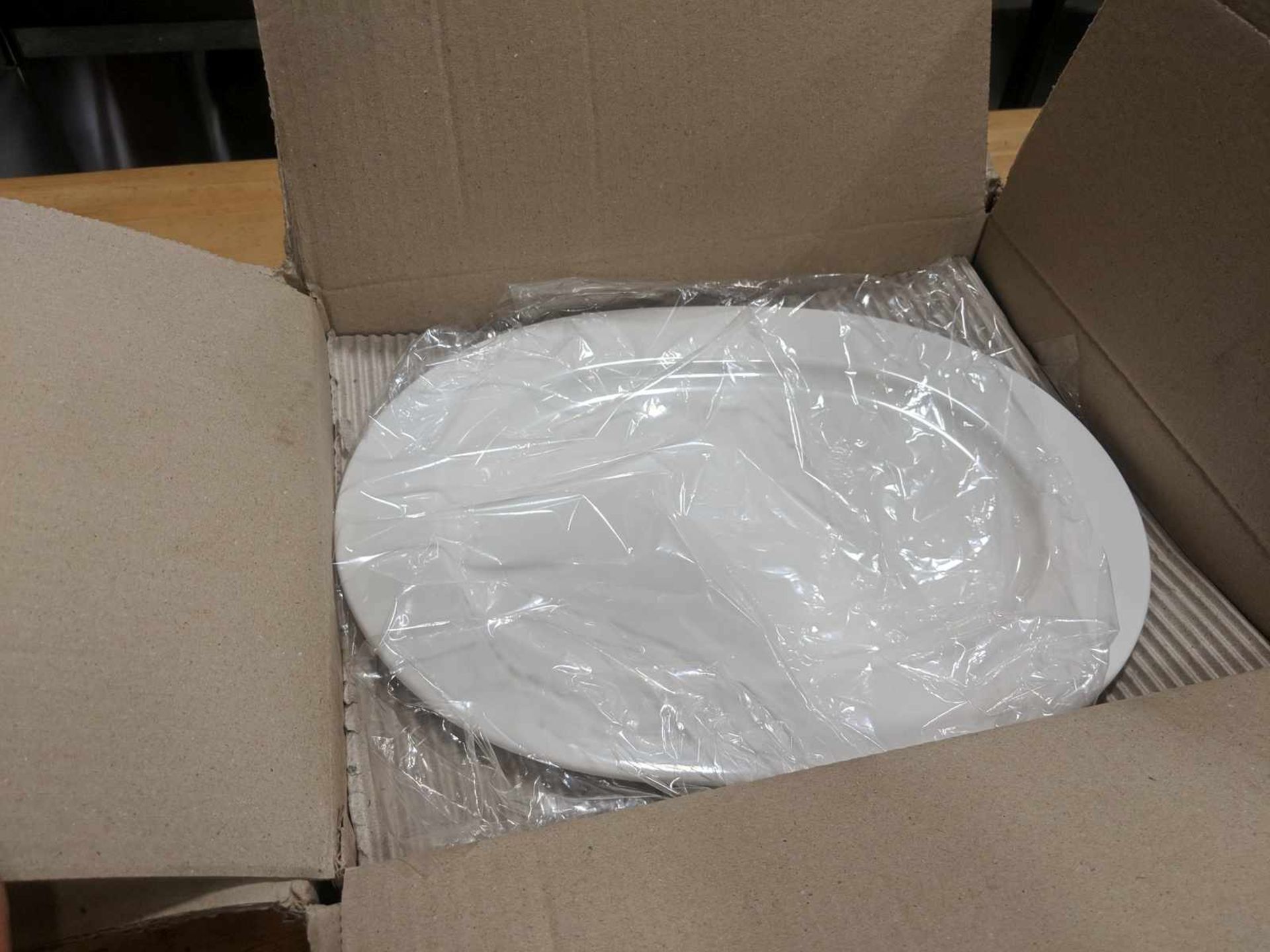 13" Infinity Oval Platters - Lot of 12 (1 Case), Arcoroc R1060