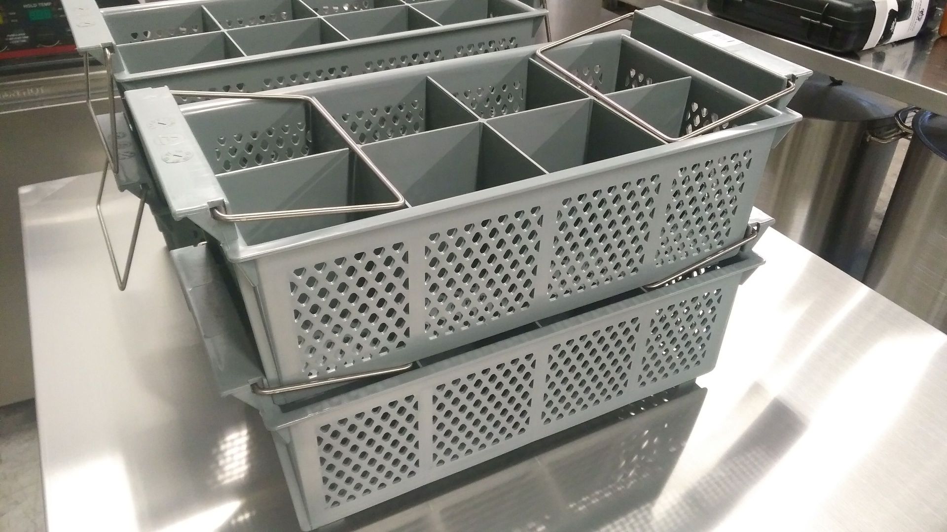 8 Compartment Cutlery Basket with Handles - Lot of 2