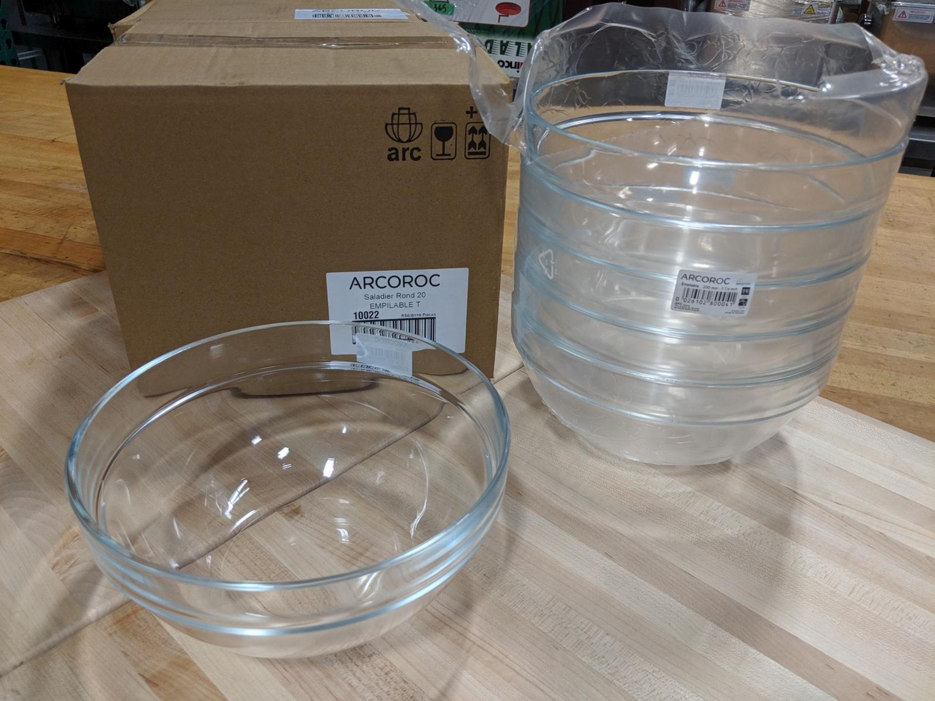 8" Clear Glass Stacking Salad Bowls, 64oz/1.9L - Lot of 12 (2 Cases), Arcoroc 10022