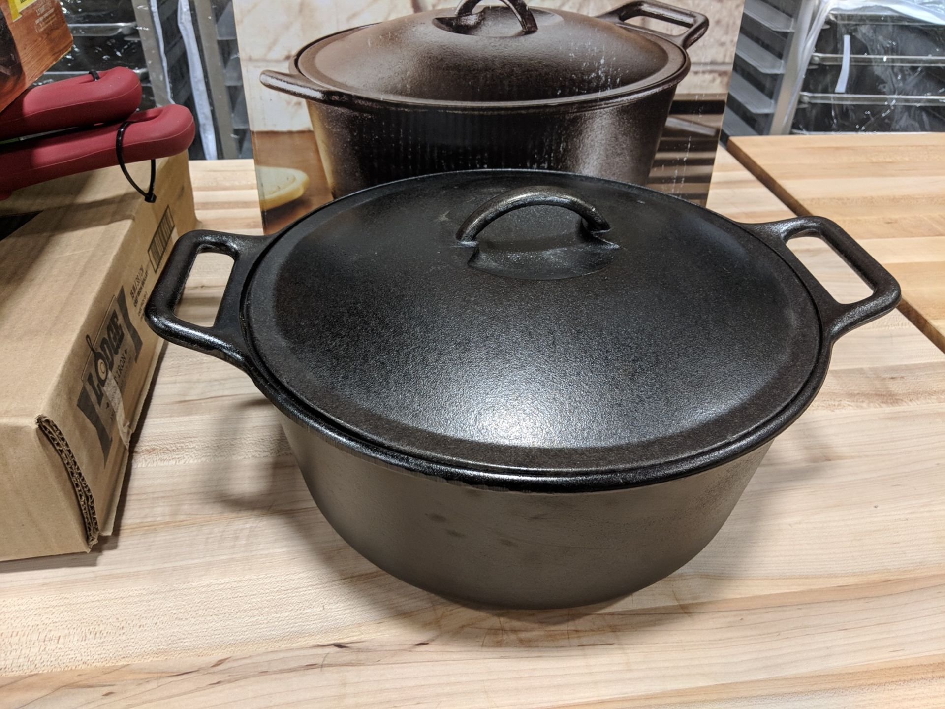 7qt Cast-Iron Dutch Oven, Lodge P12D3 Pro-Logic Pre-Seasoned