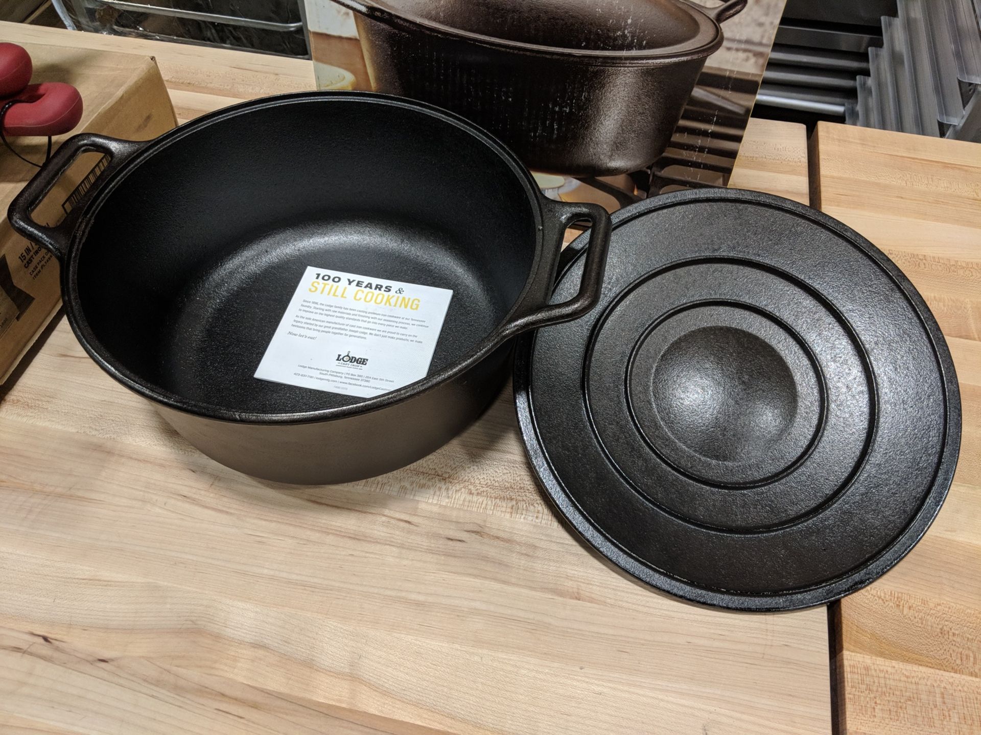 7qt Cast-Iron Dutch Oven, Lodge P12D3 Pro-Logic Pre-Seasoned - Image 2 of 2