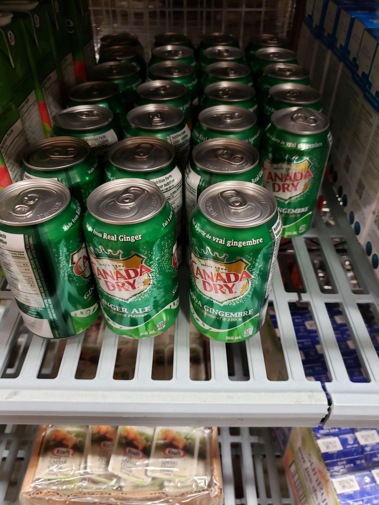 Canada Dry Ginger Ale - 26 x 355 ml Cans - Image 2 of 2