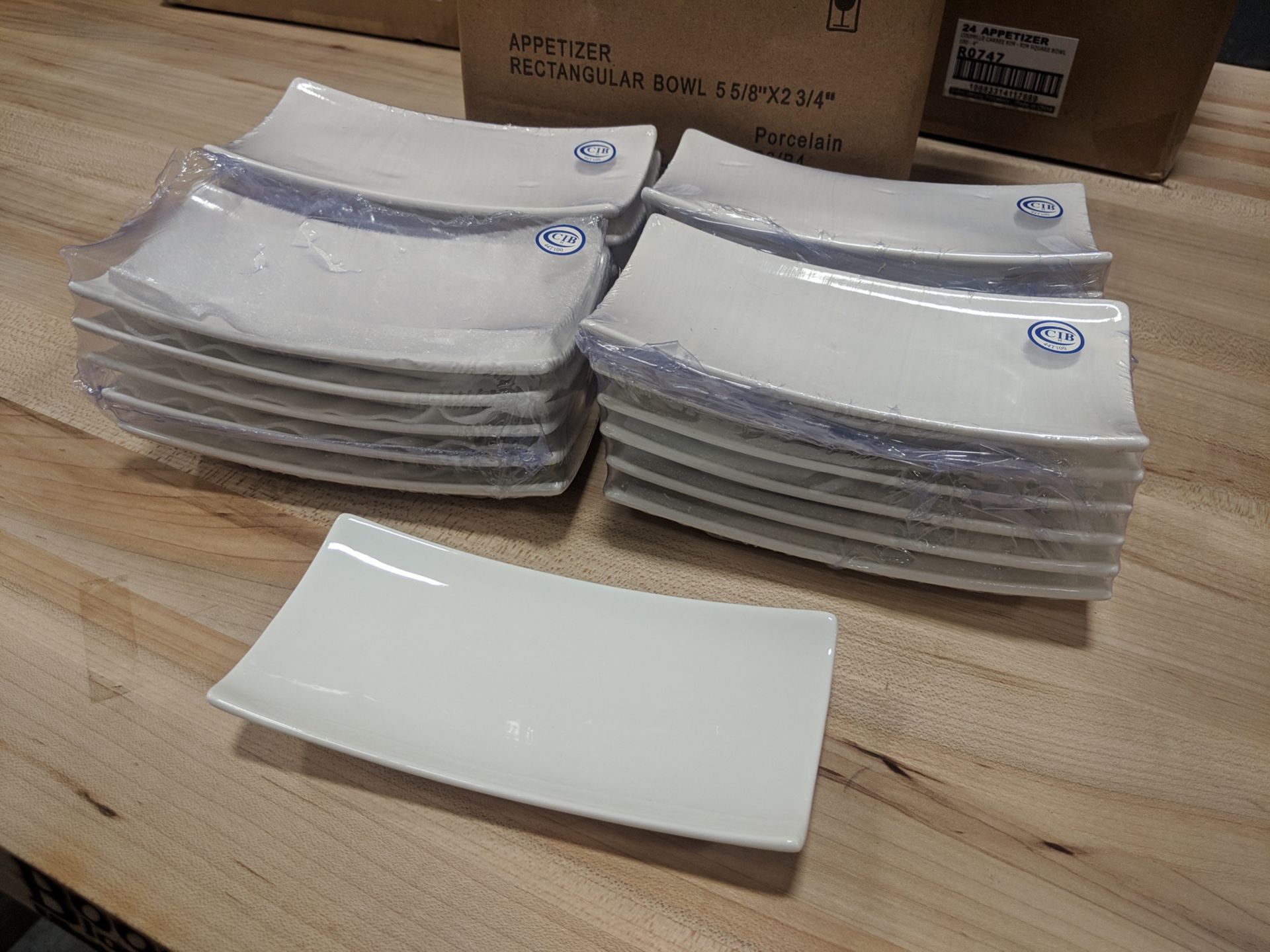 5-5/8" x 2-3/4" White Porcelain Rectangular Appetizer Plates, Arcoroc R0736 - Lot of 24 (1 Case) - Image 3 of 6