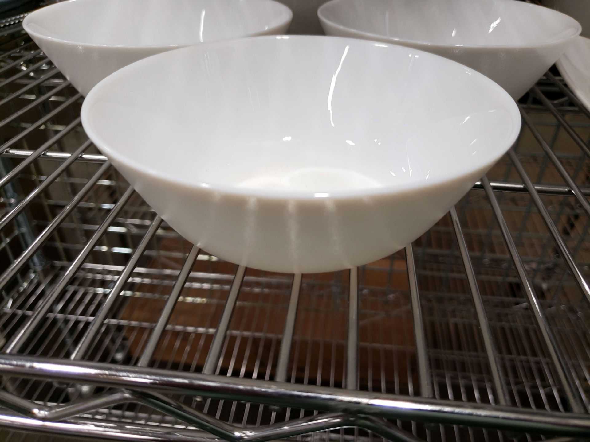 White Design Bowls & Platters (7 Pieces Total) - 1 Lot - Image 3 of 5