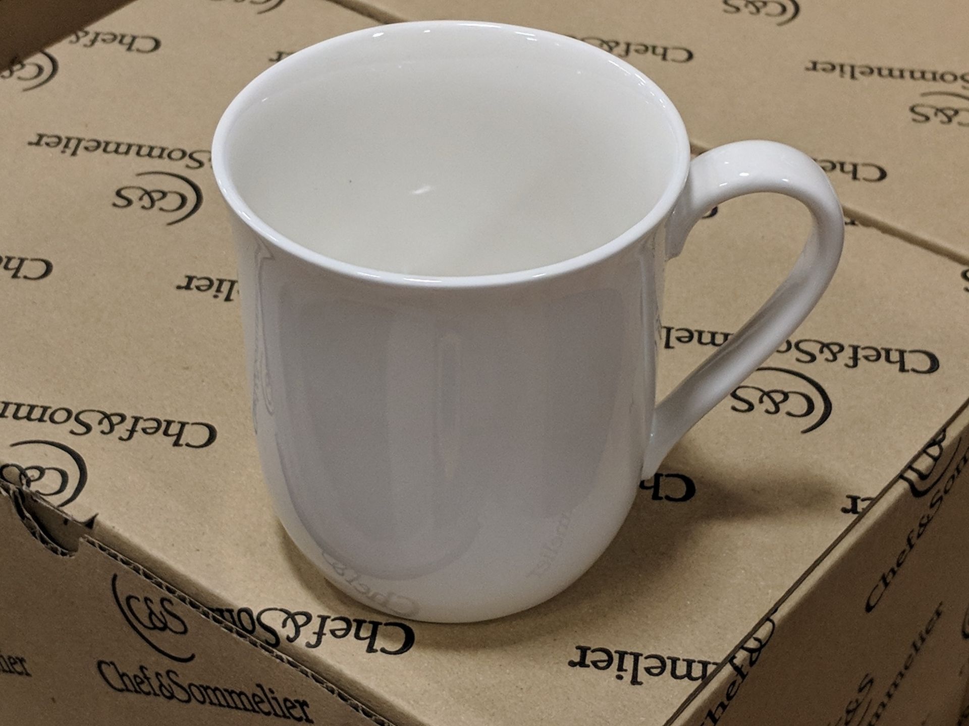 10.5oz/300ml White Porcelain Mugs Arcoroc "Embassy" S0135 - Lot of 12