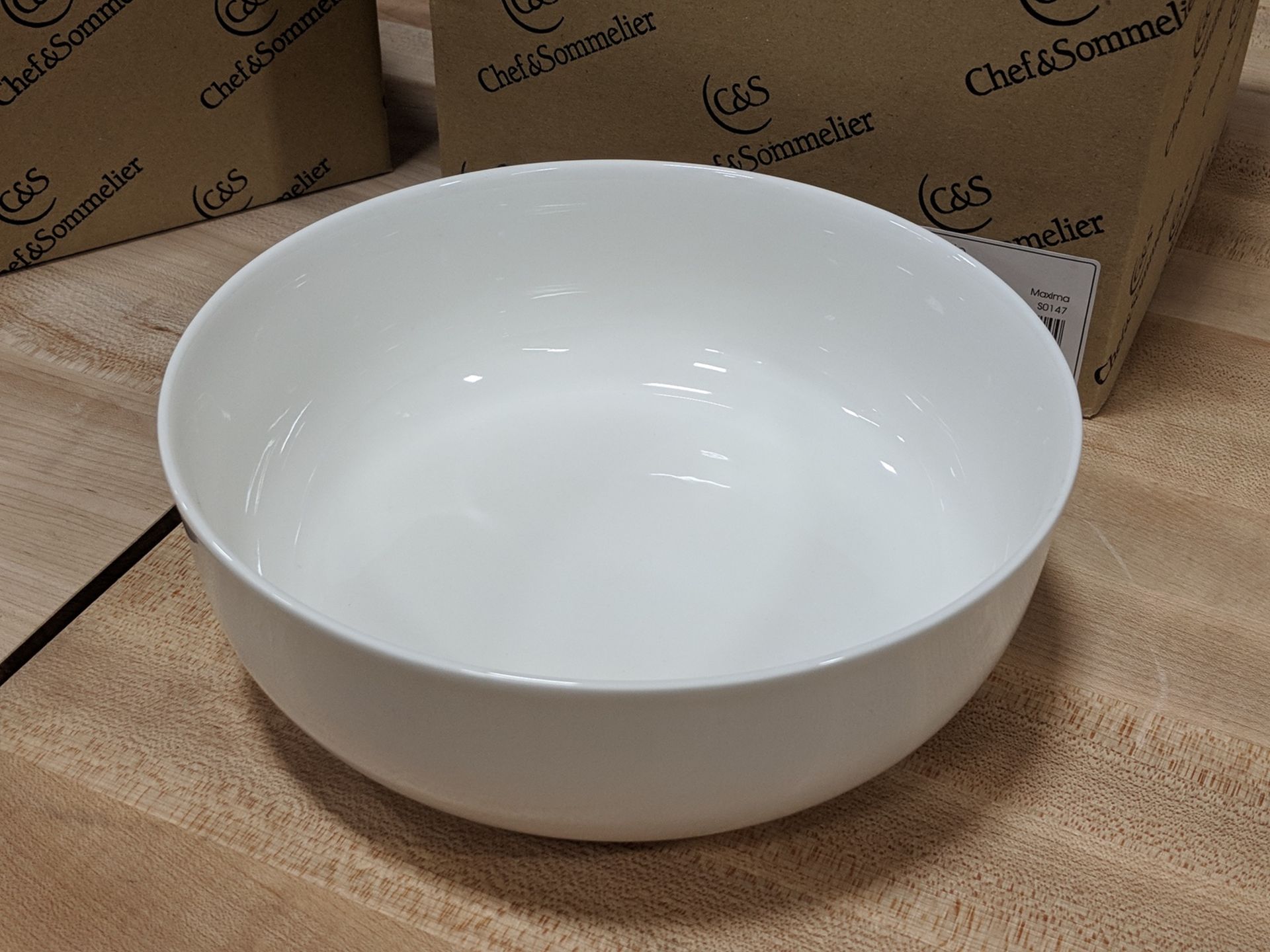 60oz/1800ml White Porcelain Bowls, Arcoroc "Embassy" S0147 - Lot of 4