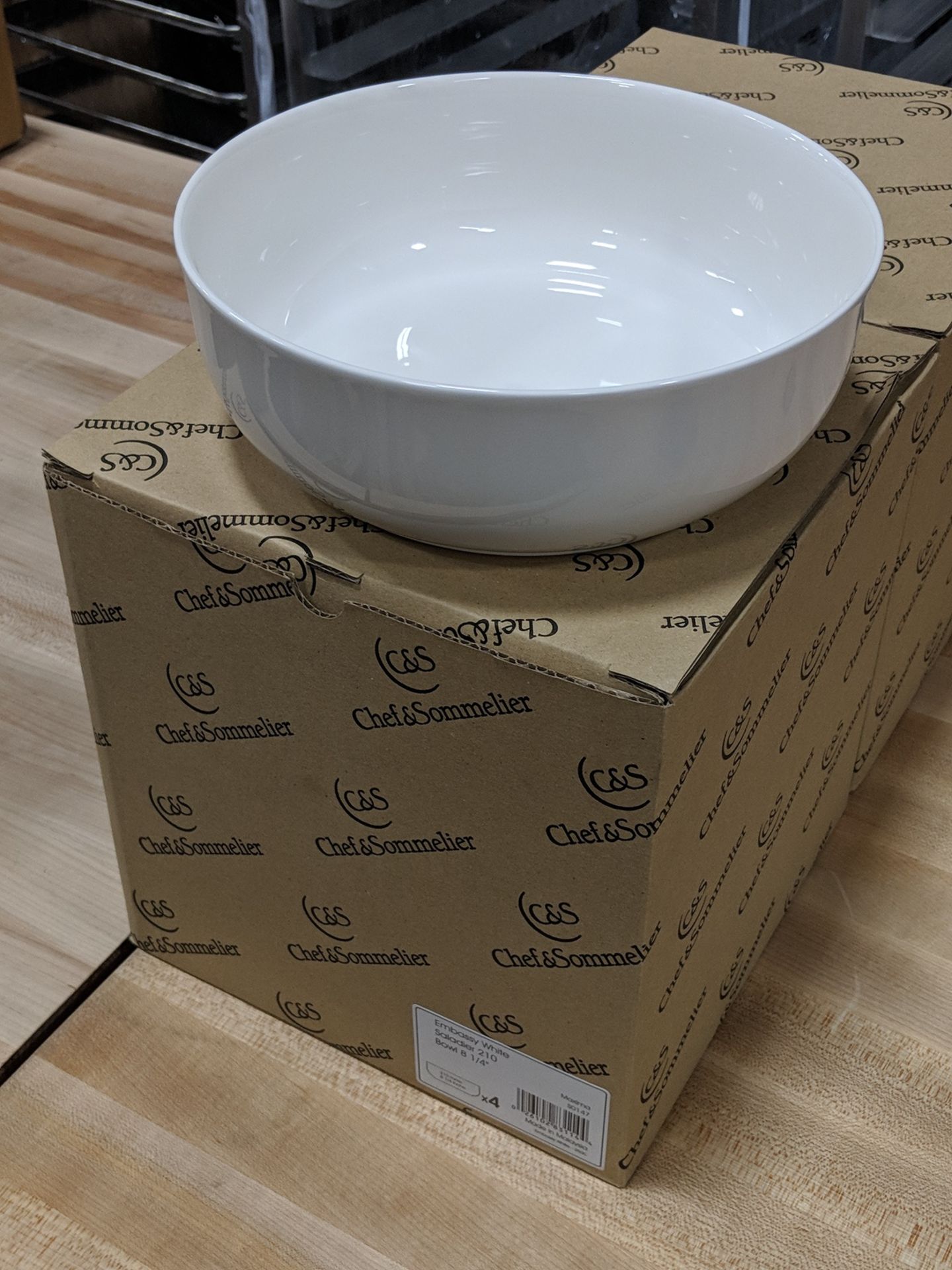 60oz/1800ml White Porcelain Bowls, Arcoroc "Embassy" S0147 - Lot of 4