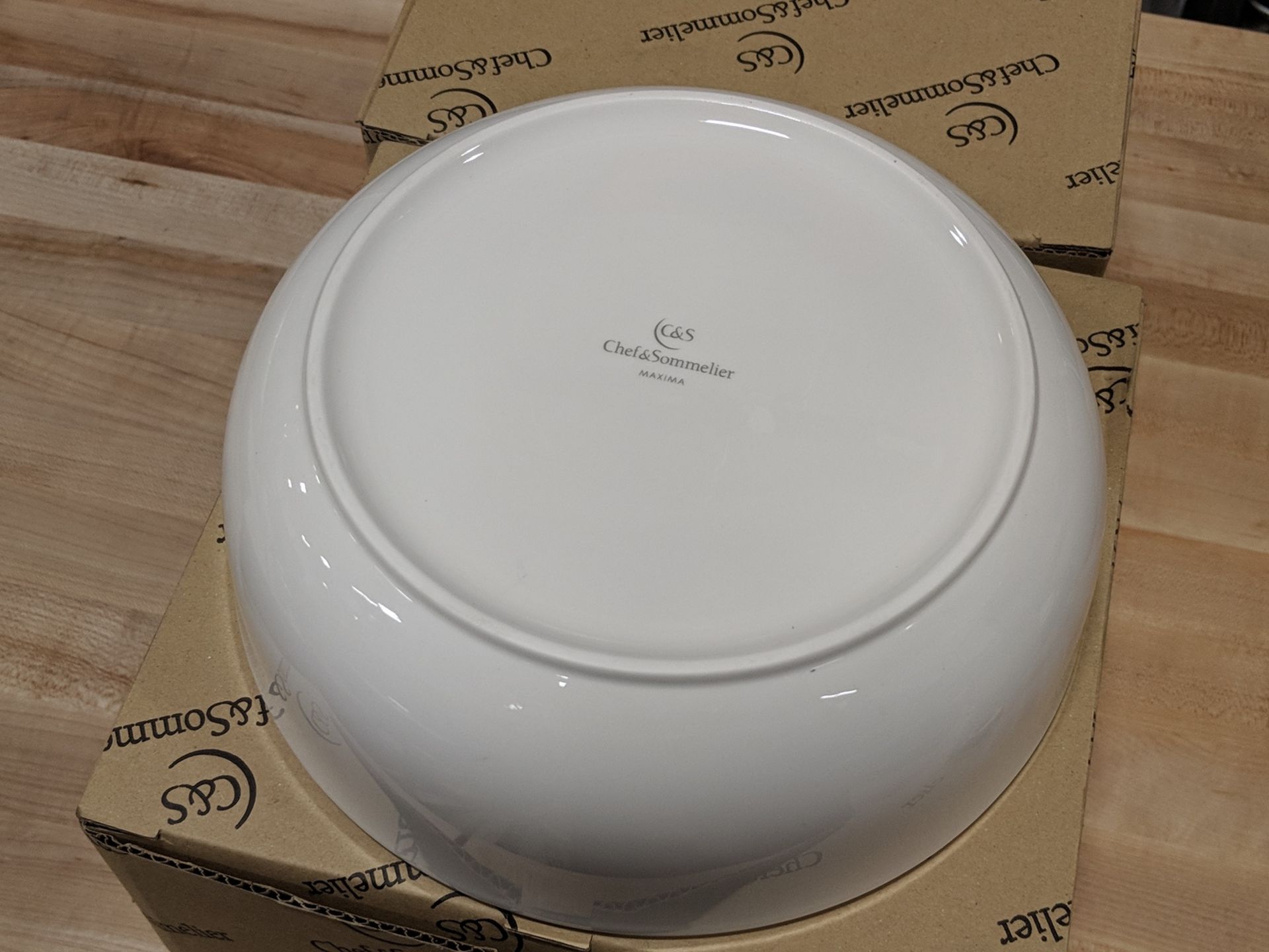 60oz/1800ml White Porcelain Bowls, Arcoroc "Embassy" S0147 - Lot of 4 - Image 2 of 3