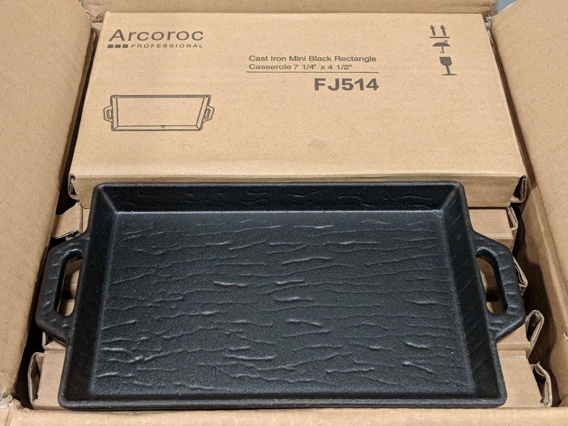 7.5" x 4.5" Cast Iron Casserole Dishes, Arcoroc FJ514 - Lot of 8