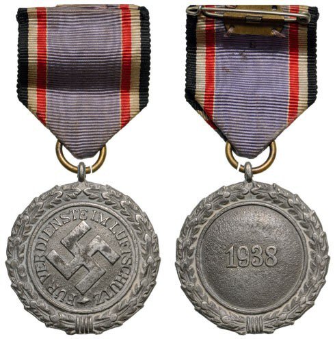 Air Defense Long Service Decoration, 2nd Class Silver Medal for 8 Years Service, instituted in 1938 - Image 2 of 2