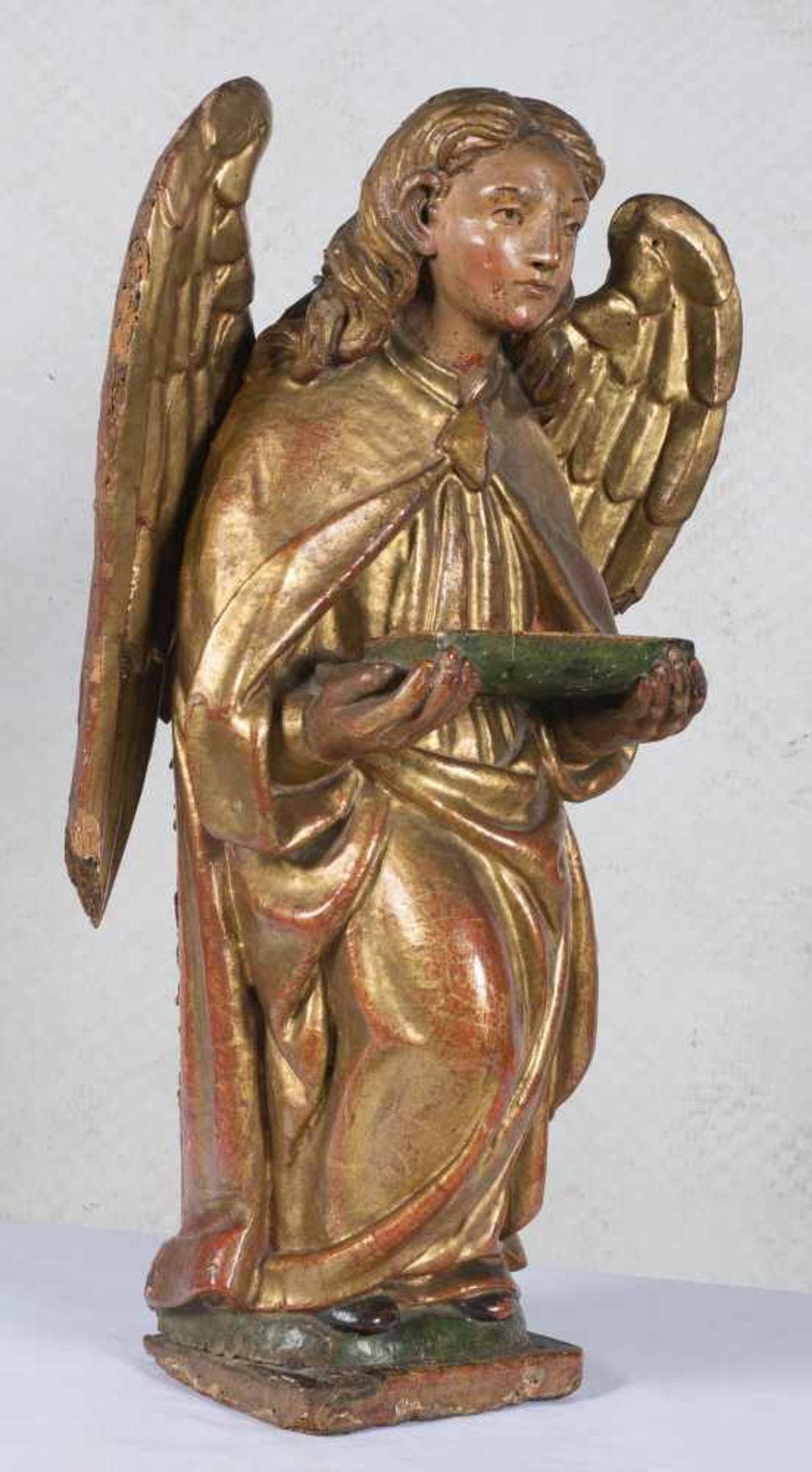 Angel. Carved, gilded and polychromed wooden sculpture. 16th – 17th century.Angel. Carved, gilded - Bild 3 aus 4