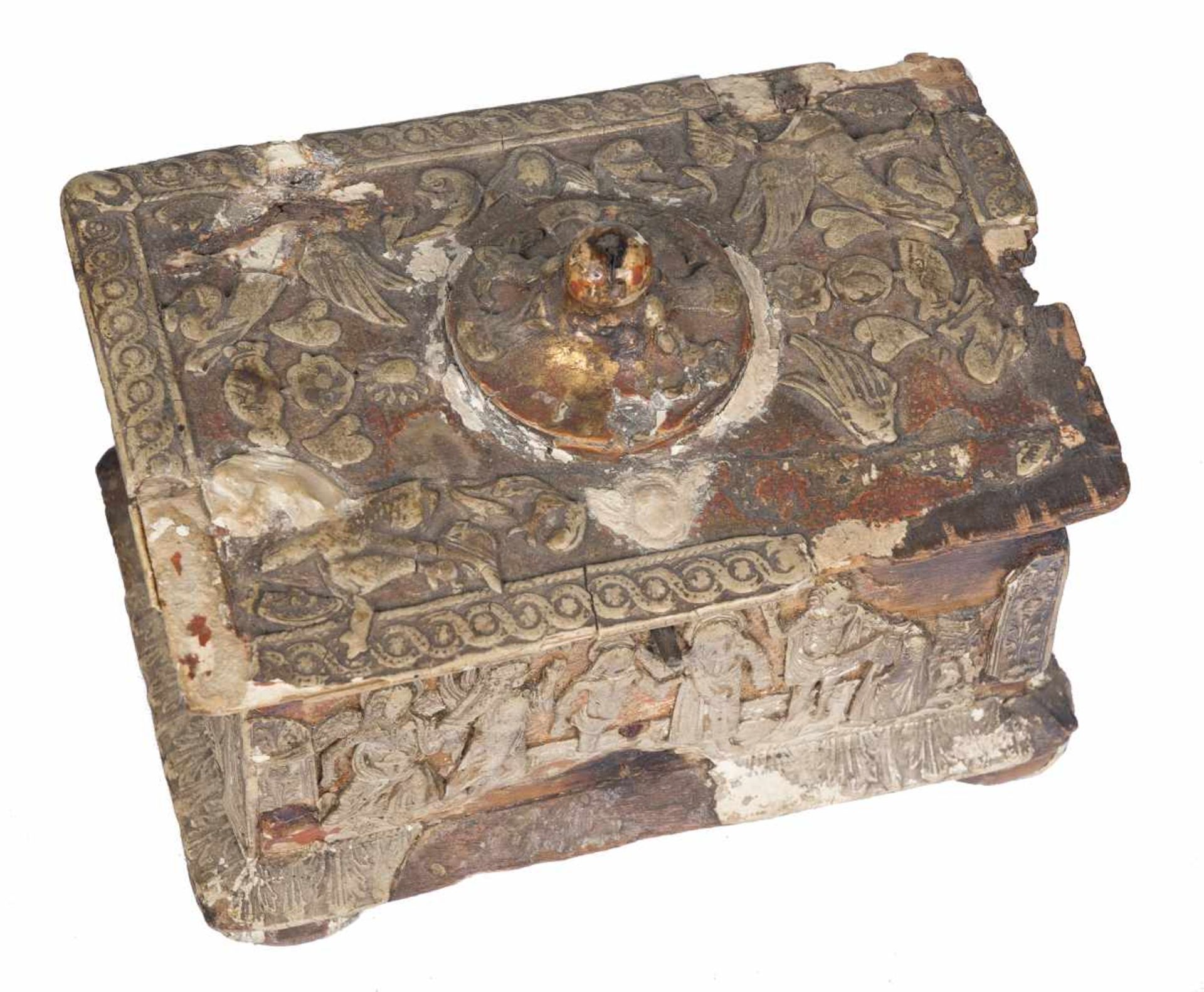 Small "a pastiglia" golden chest, with a wooden interior. Bottega dei trionif romani. Northeast of - Bild 2 aus 9
