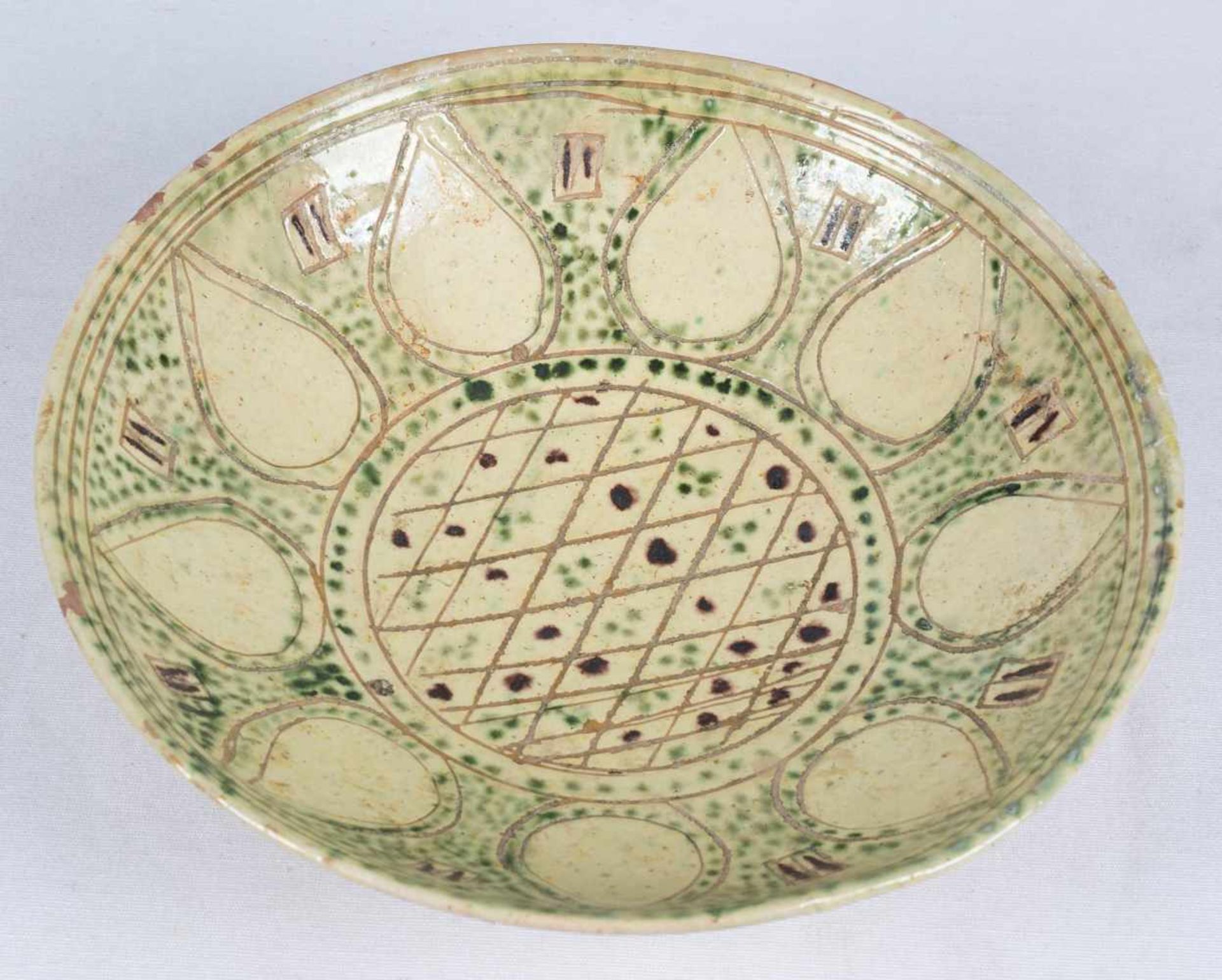 Pottery plate. Seljuk. 14th – 15th century. 6 x 22 cm. - Bild 2 aus 5