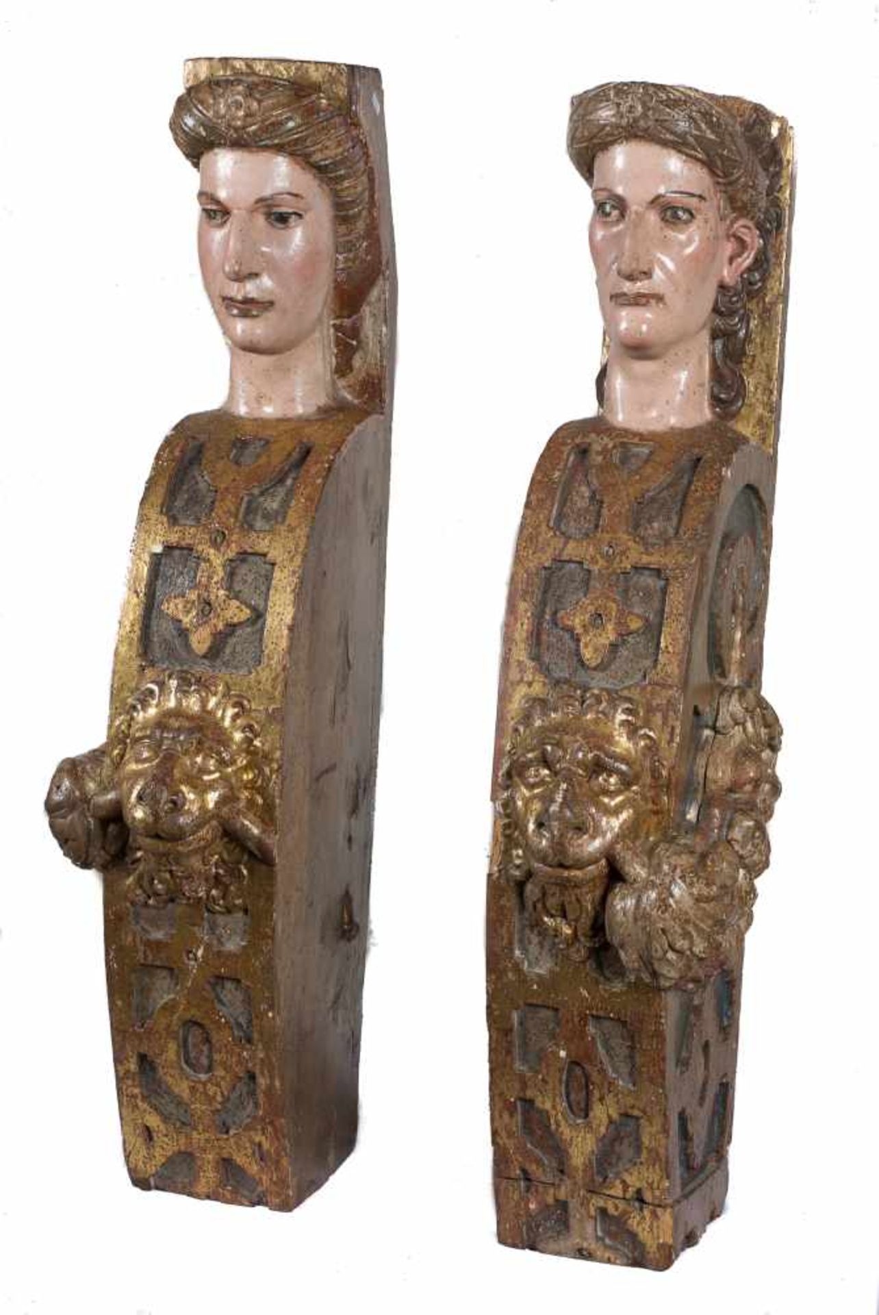 Pair of carved, gilded and polychromed wooden caryatids. 16th century. 84 x 18 x 30 cm. each. - Bild 3 aus 5