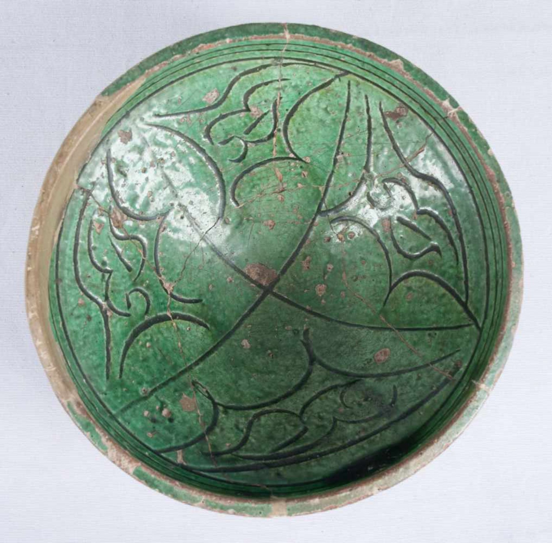 Pottery plate. Seljuk. Anatolia. 12th century. 7 x 19 cm. - Bild 3 aus 5