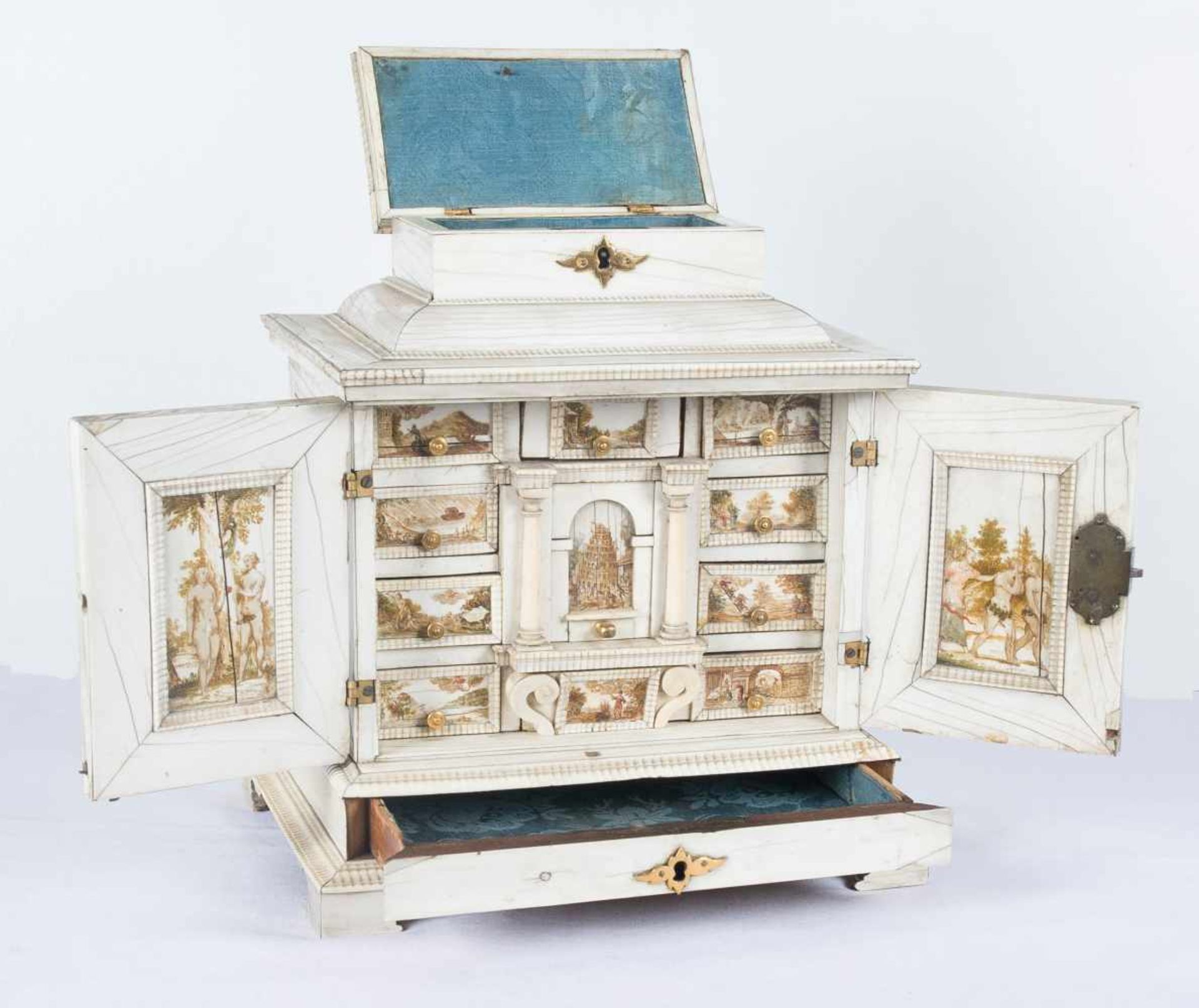 An important german wooden chest covered in ivory and painted ivory with gilded bronze fixings. - Bild 9 aus 14