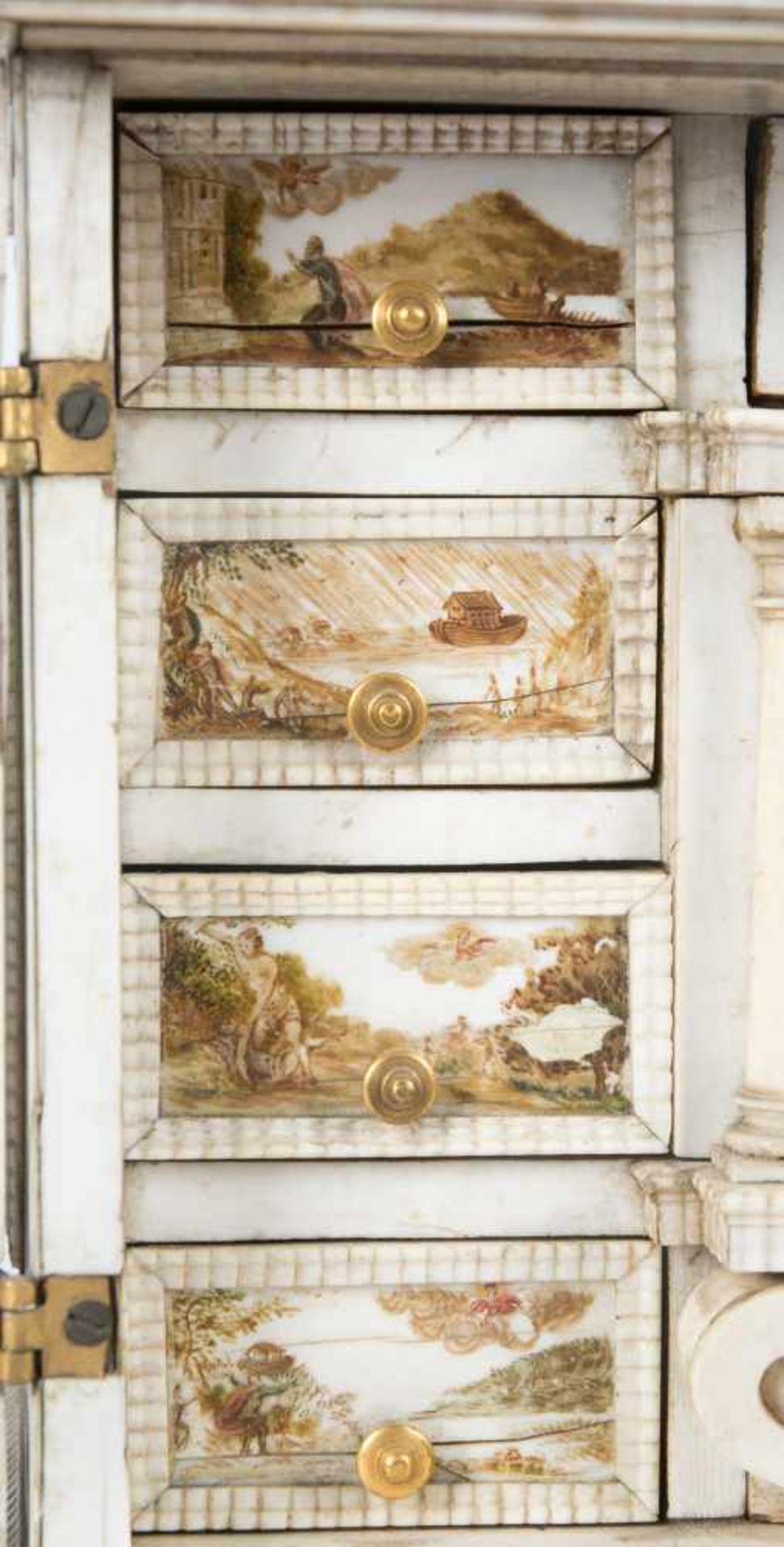 An important german wooden chest covered in ivory and painted ivory with gilded bronze fixings. - Bild 13 aus 14