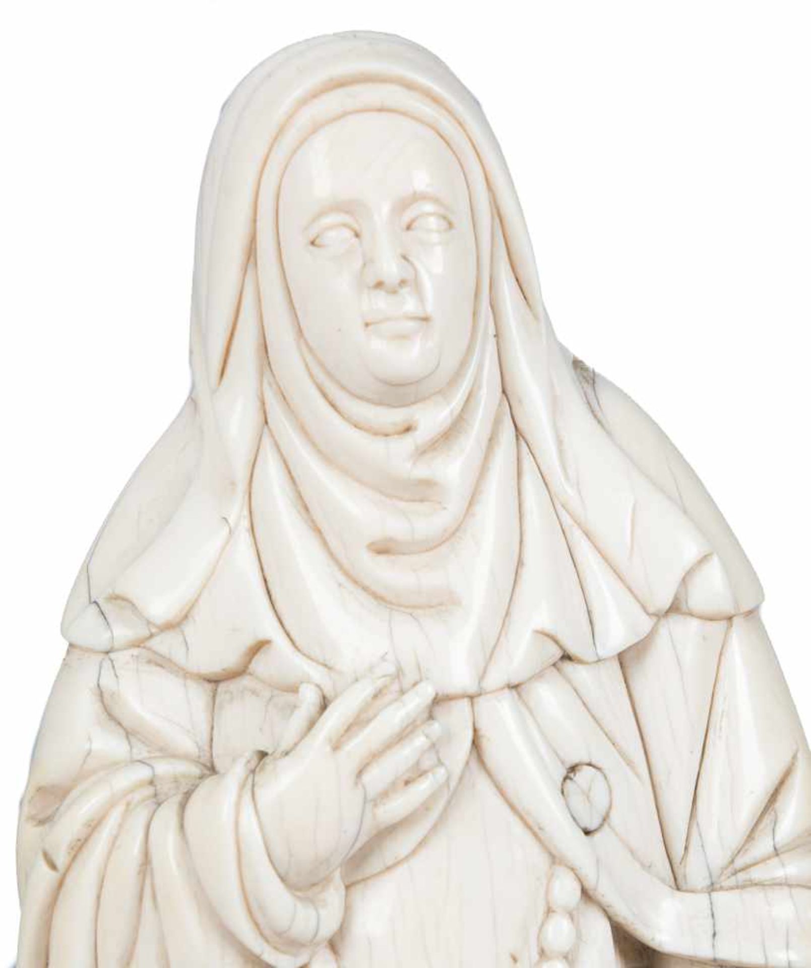 "Saint" Sculpted ivory figure. Colonial. Philippine-Hispanic. 18th century.29.5 x 11 x 9.5 cm. - Bild 6 aus 6