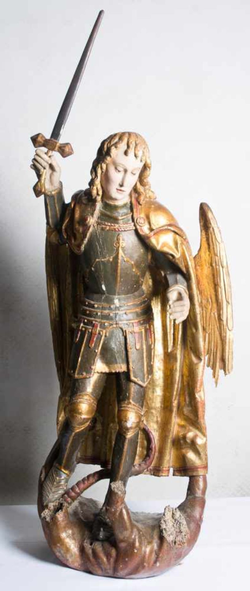 "Saint Michael" Carved, gilded and polychromed wooden sculpture. Southern Germany. Gothic. 15th - Bild 4 aus 9