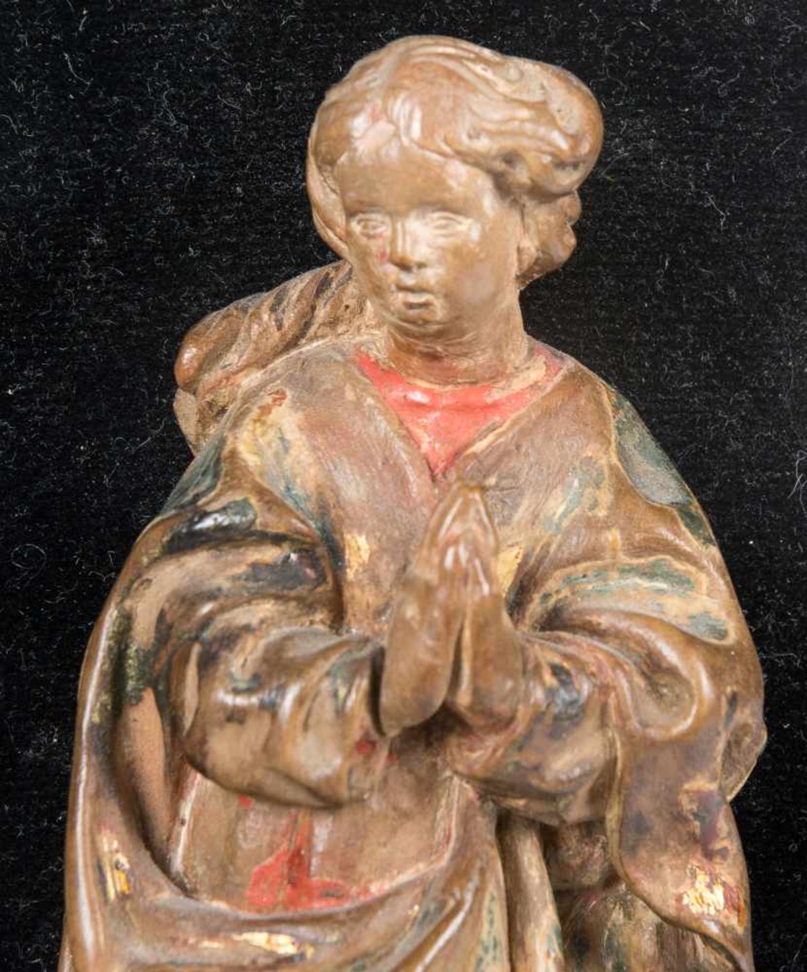 "Virgin Mary". Small sculpture in carved and polychromed wood. Granada. Circa 1600.Height: 14.5 cm.- - Bild 4 aus 4