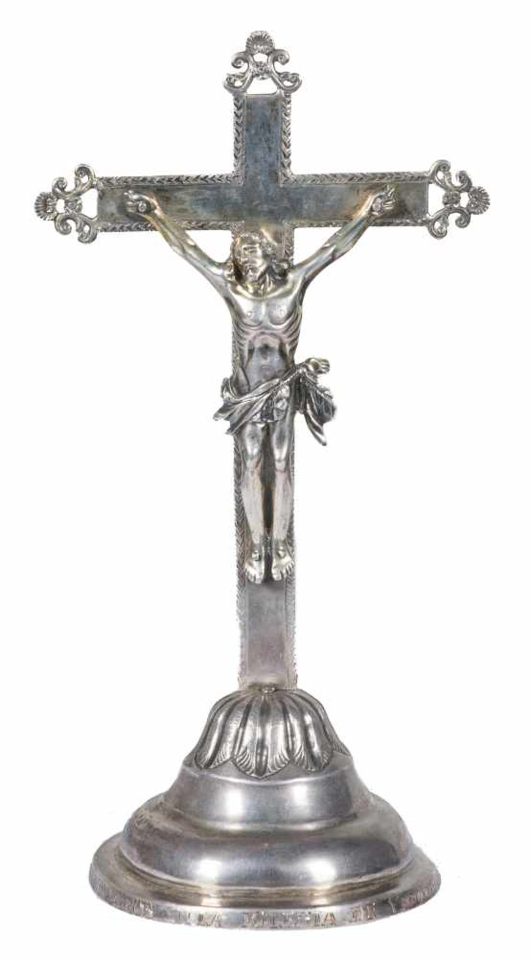 Silver crucifix. Colonial. Guatemala. 18th century.With the inscription on the base: "a mi