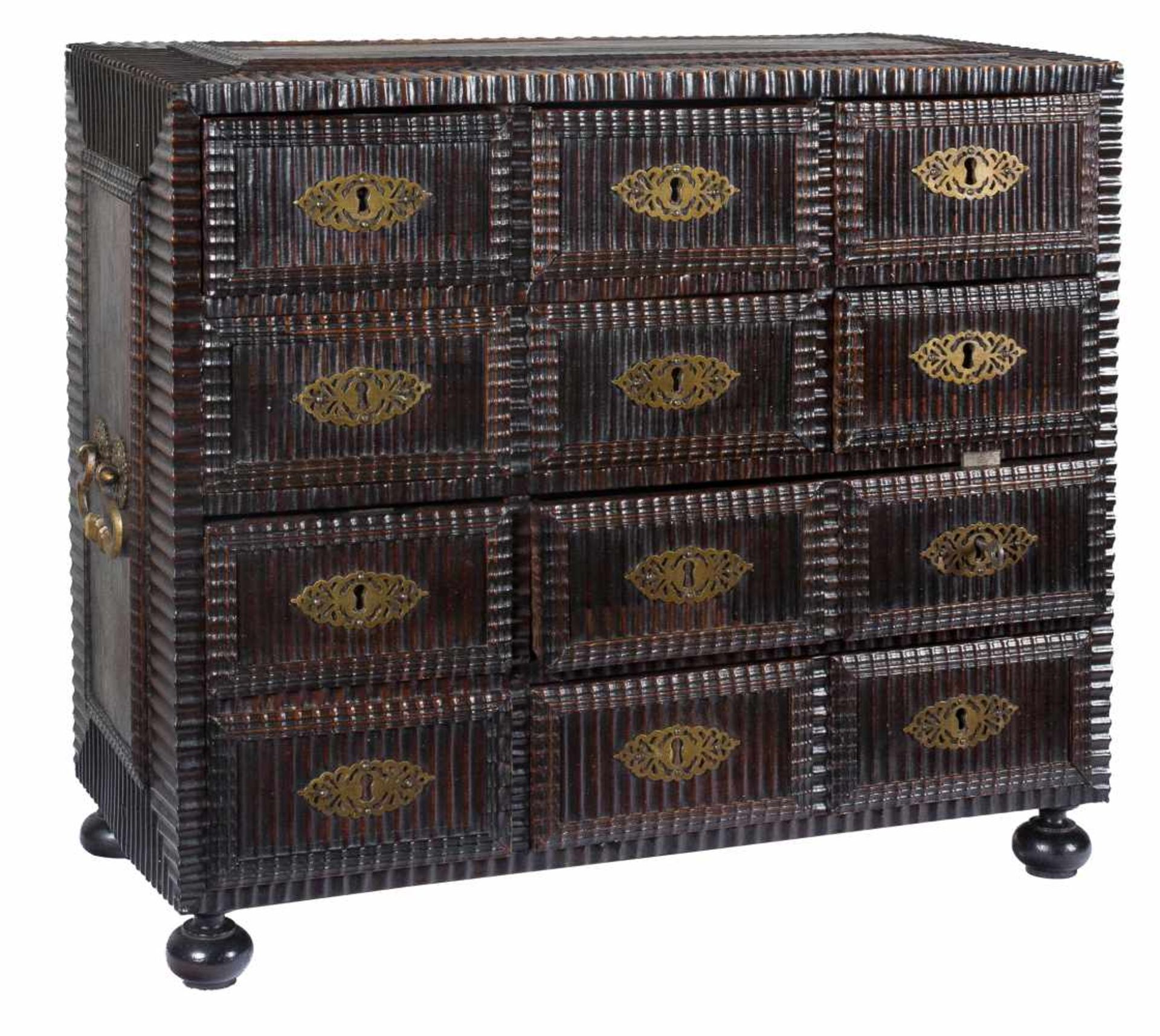 Carved palo santo wooden chest with bronze fittings. Portugal. 18th century.53,5 x 61,5 x 23,5