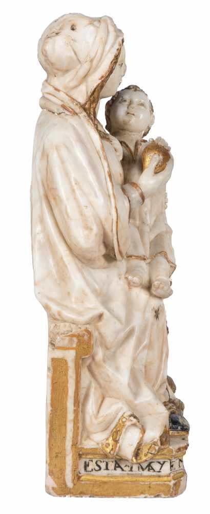 "Virgin in Majesty" (Sedes Sapientiae)". Alabaster sculpture with gilt and polychrome residue. - Image 8 of 11