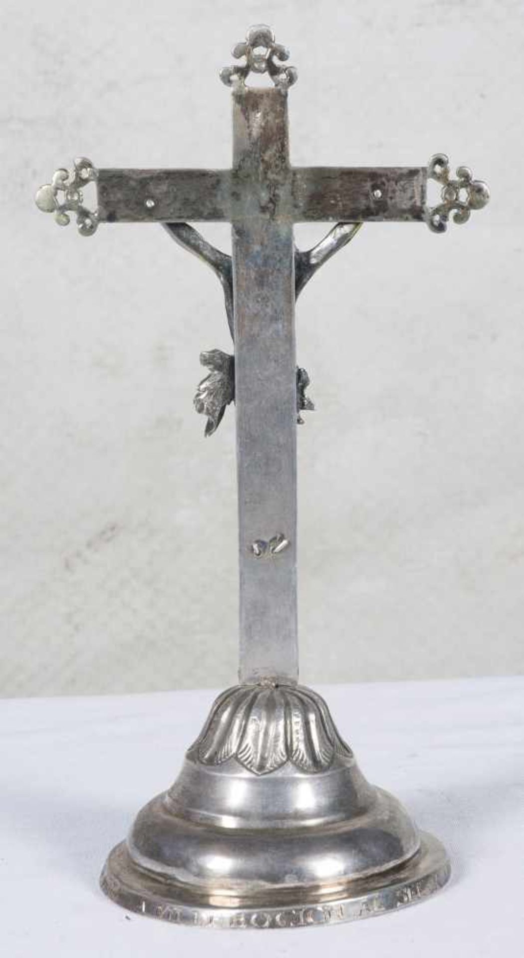 Silver crucifix. Colonial. Guatemala. 18th century.With the inscription on the base: "a mi - Bild 2 aus 3