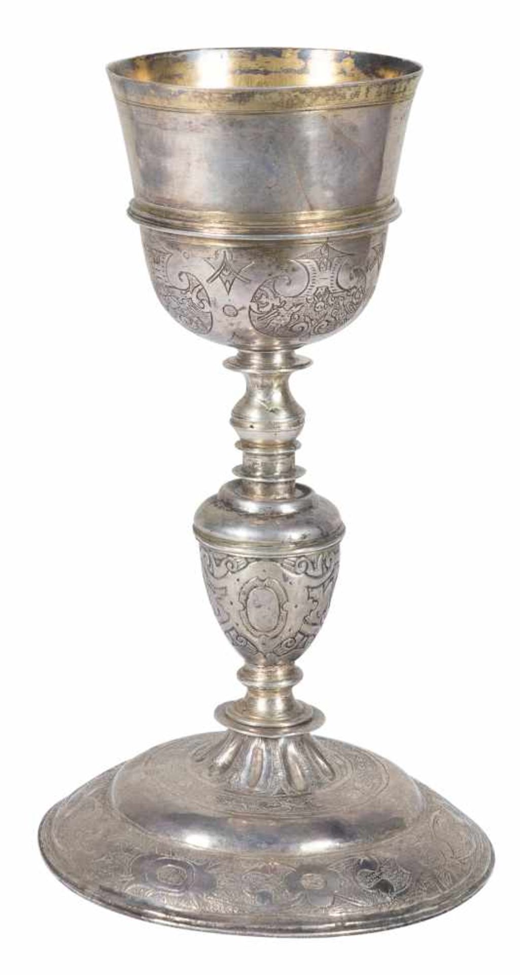 Embossed and chased silver chalice. Colonial. Mexico. 17th century.Vermeil interior. The cup is