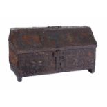 Wood and leather Spanish box with iron fittings. 16th century. 30 x 51 x 27,5 cm.- - -22.00 %