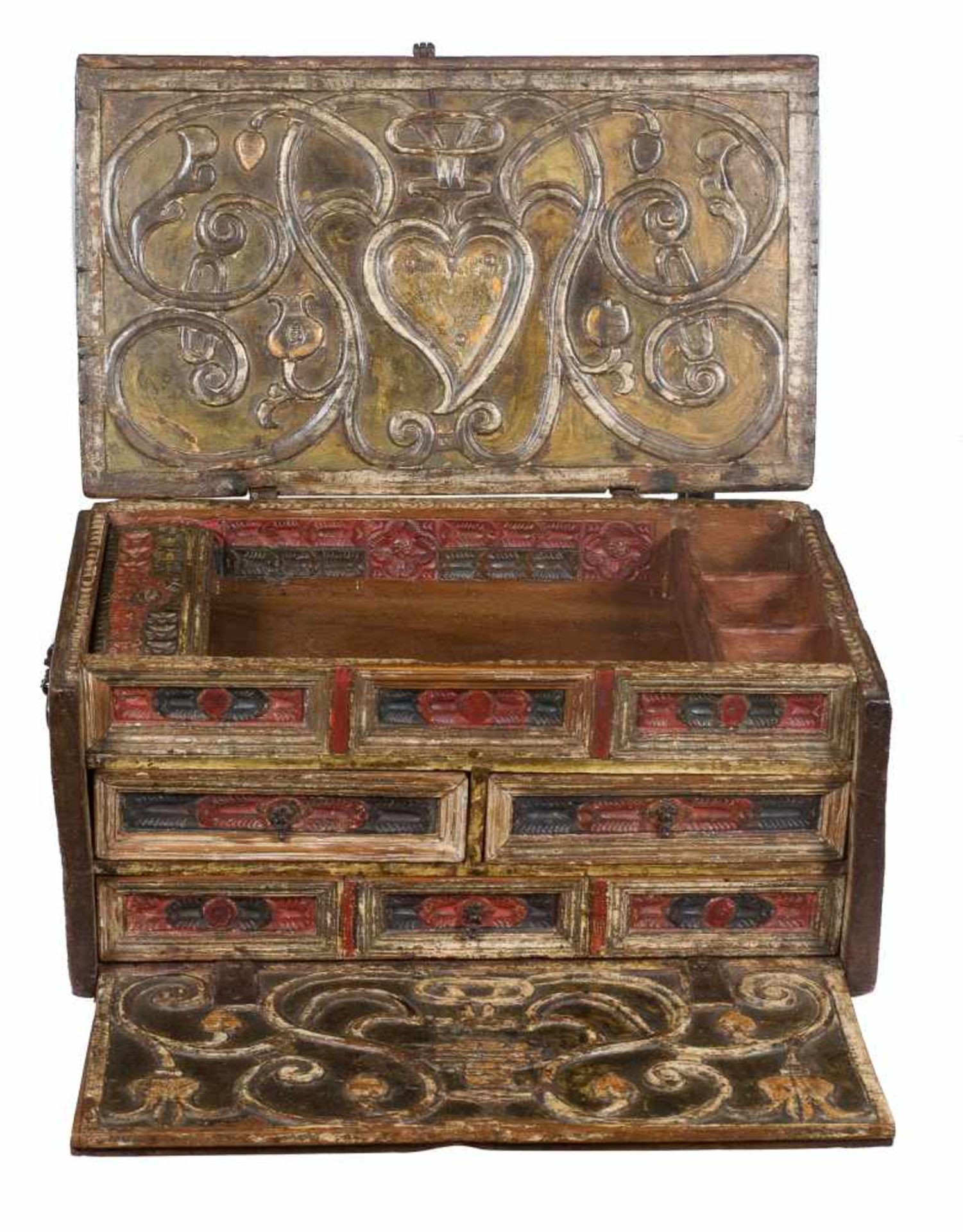 Carved and polychromed wooden chest with iron fittings. Colonial. Mexico or Colombia. 17th century. - Bild 3 aus 6