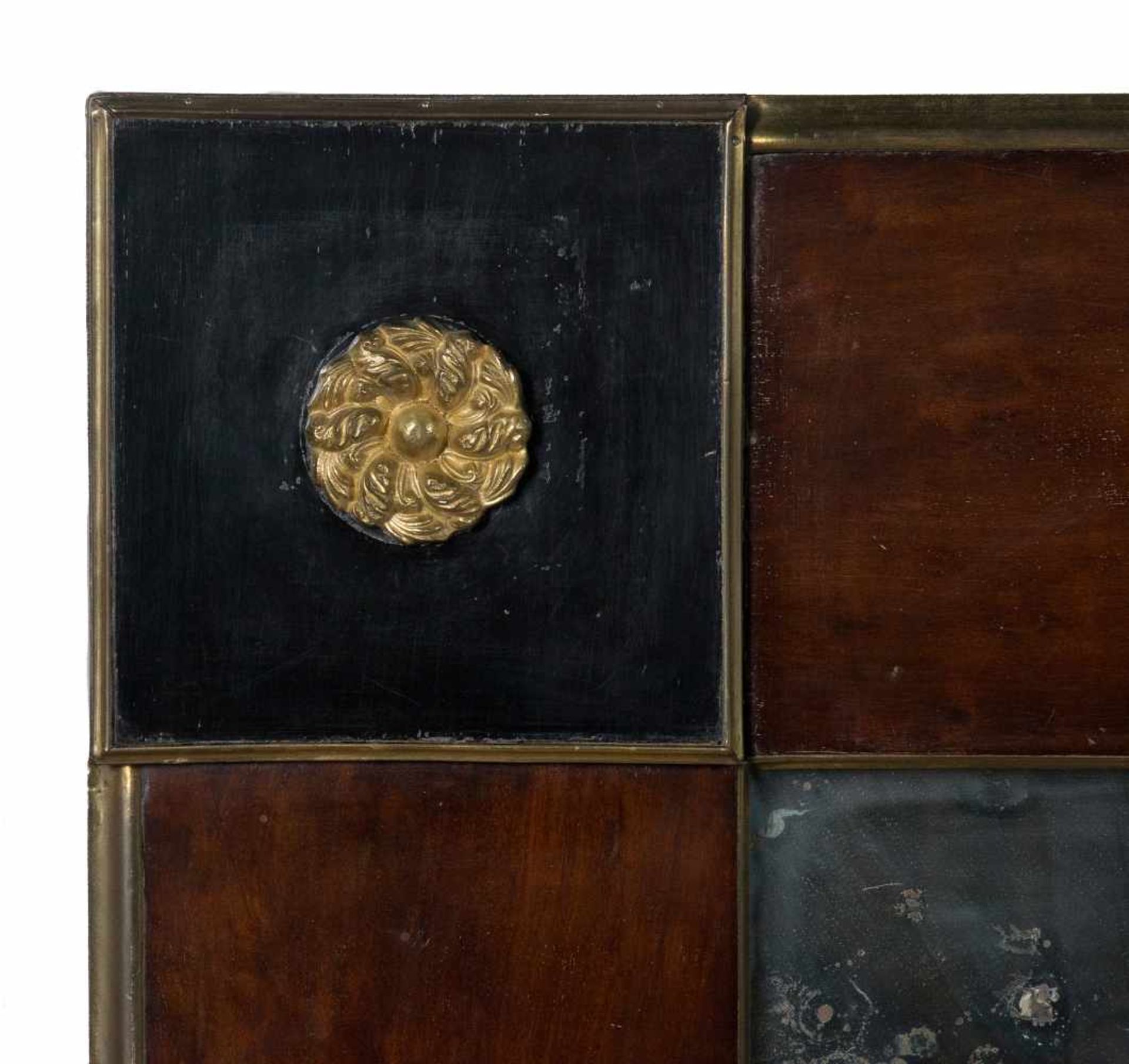 Large mirror with imposing mahogany frame. Imperial period. Circa 1800.106 x 121 cm.- - -22.00 % - Bild 2 aus 3