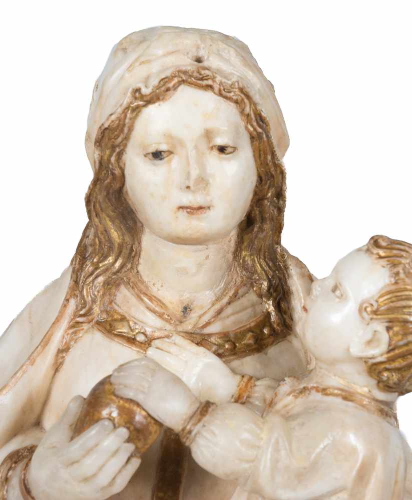 "Virgin in Majesty" (Sedes Sapientiae)". Alabaster sculpture with gilt and polychrome residue. - Image 10 of 11