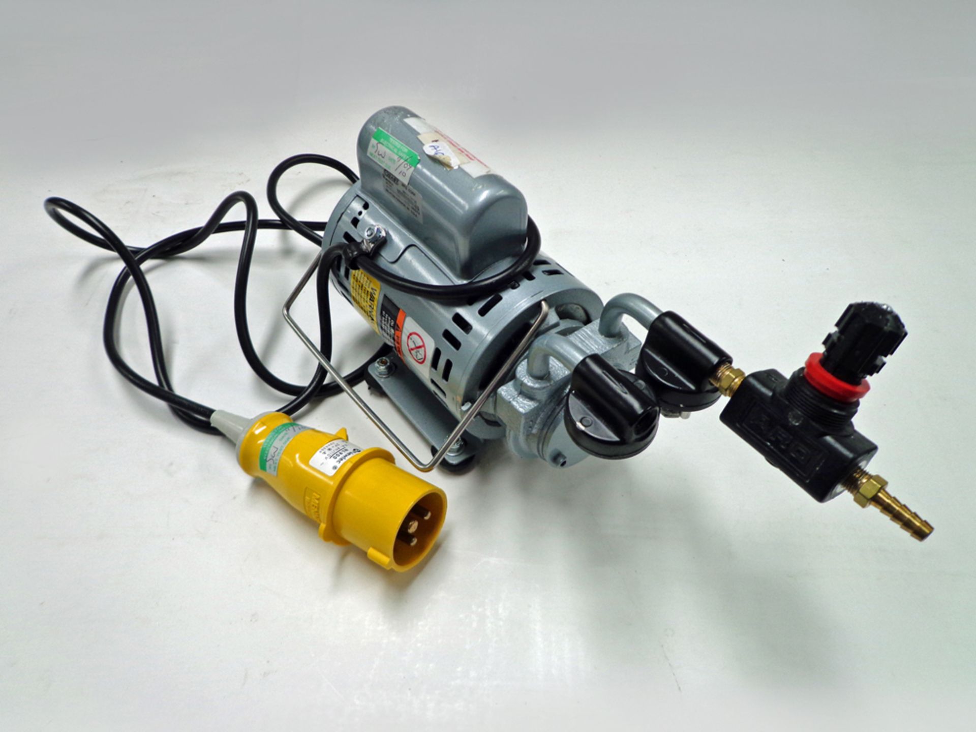 Gast Pumps, Series 1531, for dental and laboratory applications, S/Ns 59075 & 59027. - Image 2 of 3