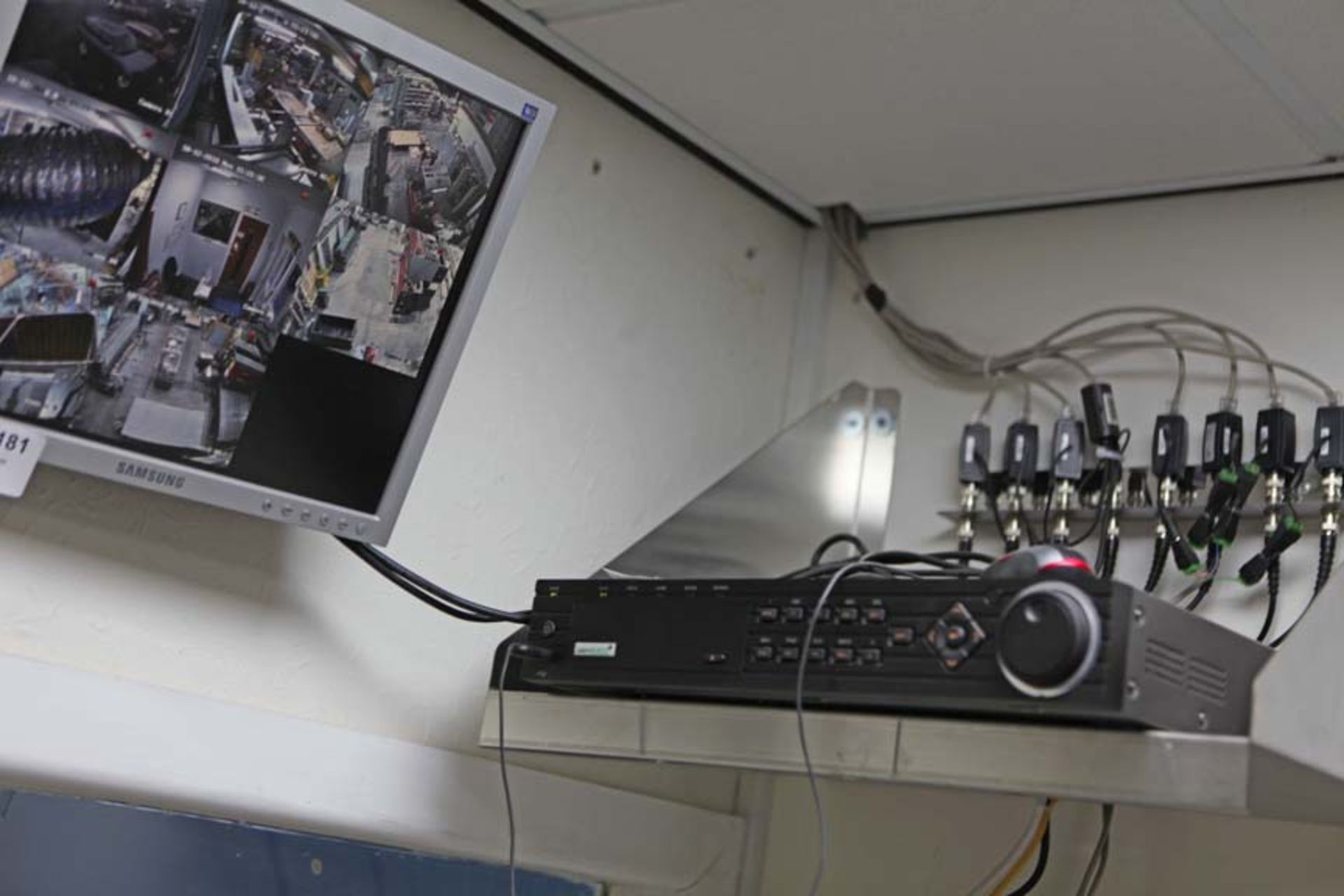 8 Camera CCTV System with ALIEN Ero multiplexer and monitor