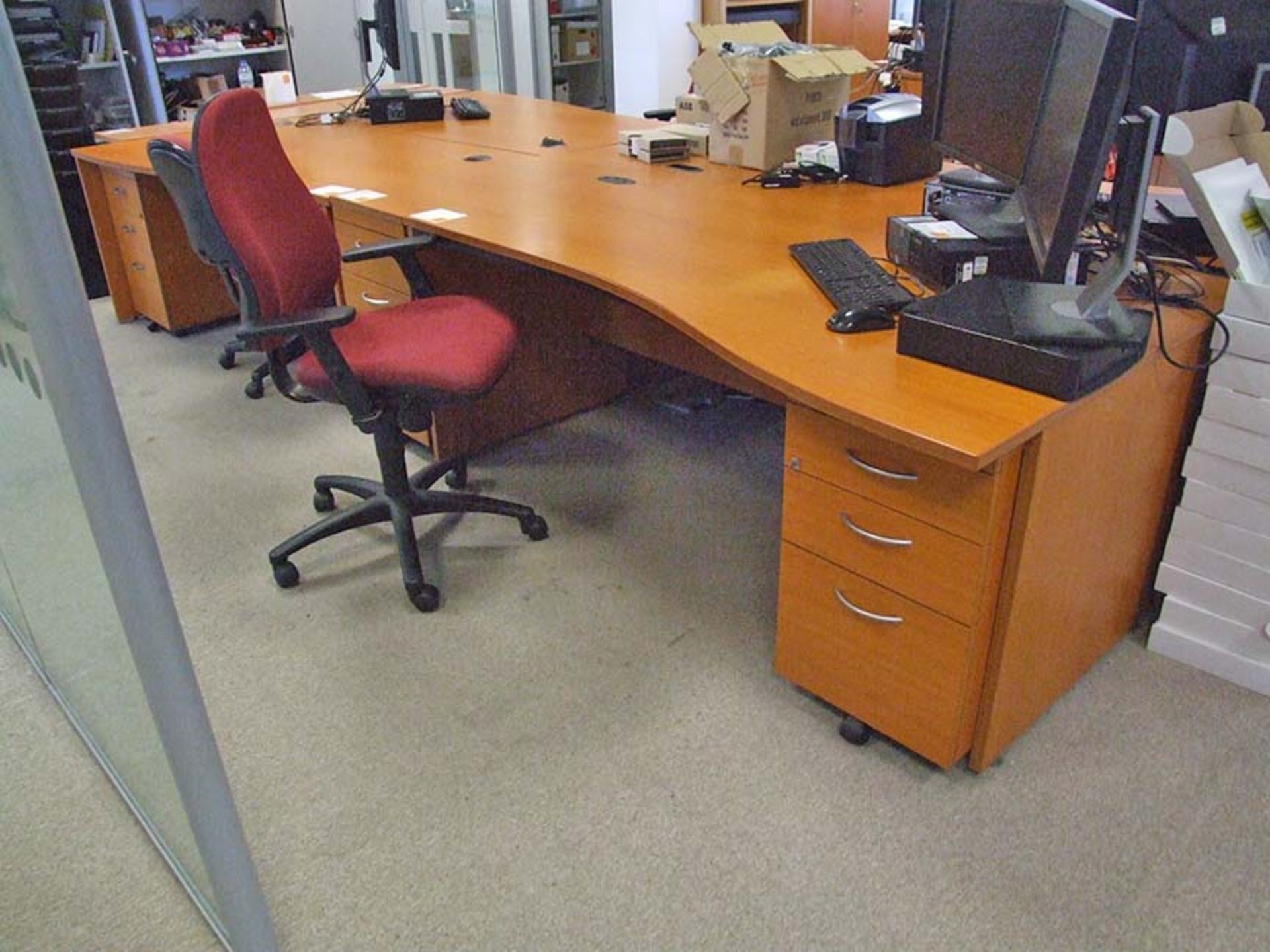 Desk with 3 drawer underdesk pedestal 1800 x 1000